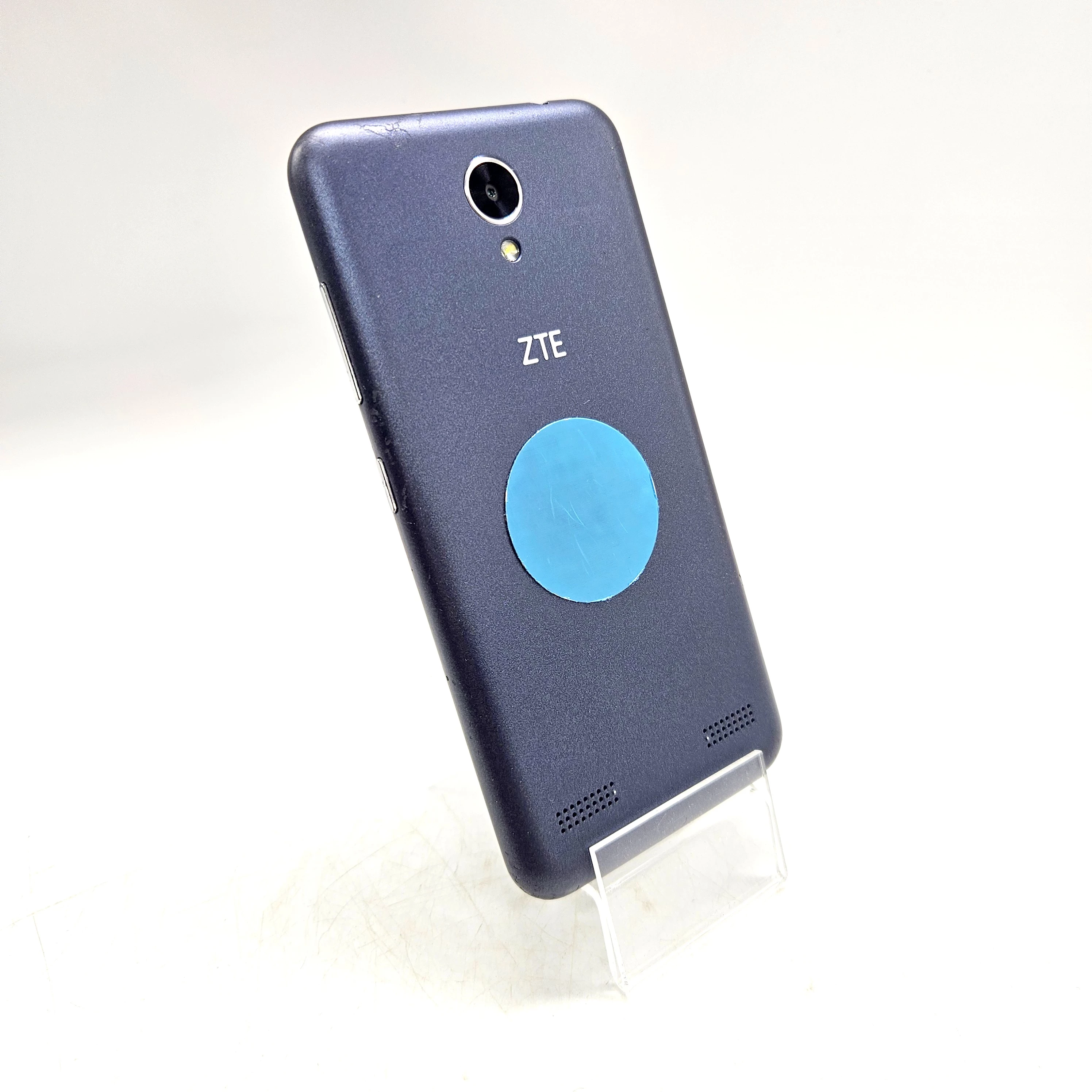 telefon-zte-blade-a520-18-gb-karta-sd-16gb-typ-202685-212929