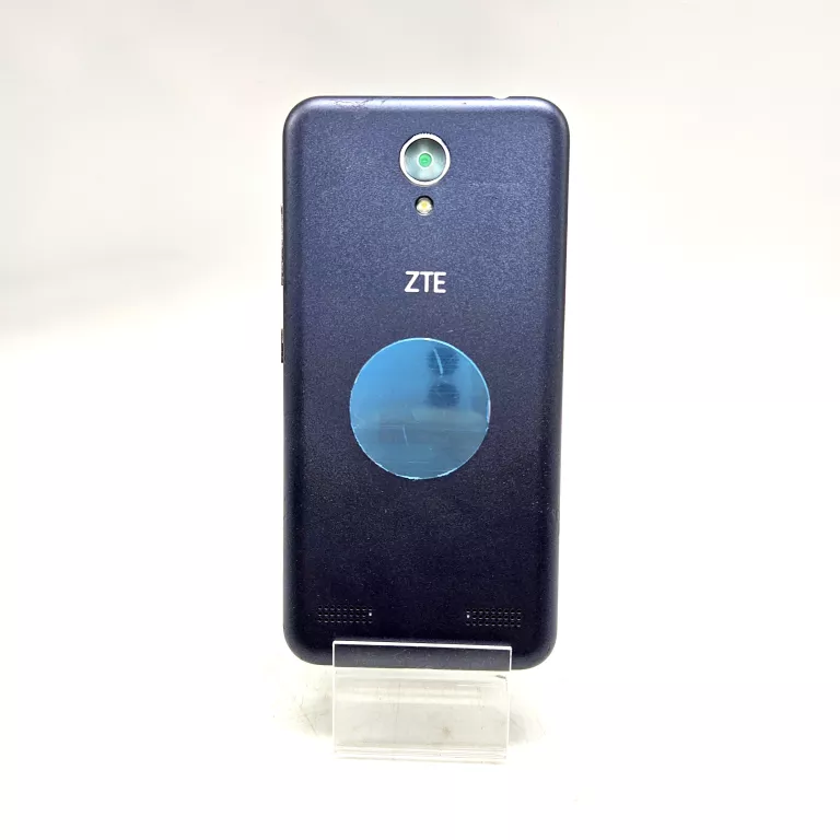 telefon-zte-blade-a520-18-gb-karta-sd-16gb-kod-producenta-a520