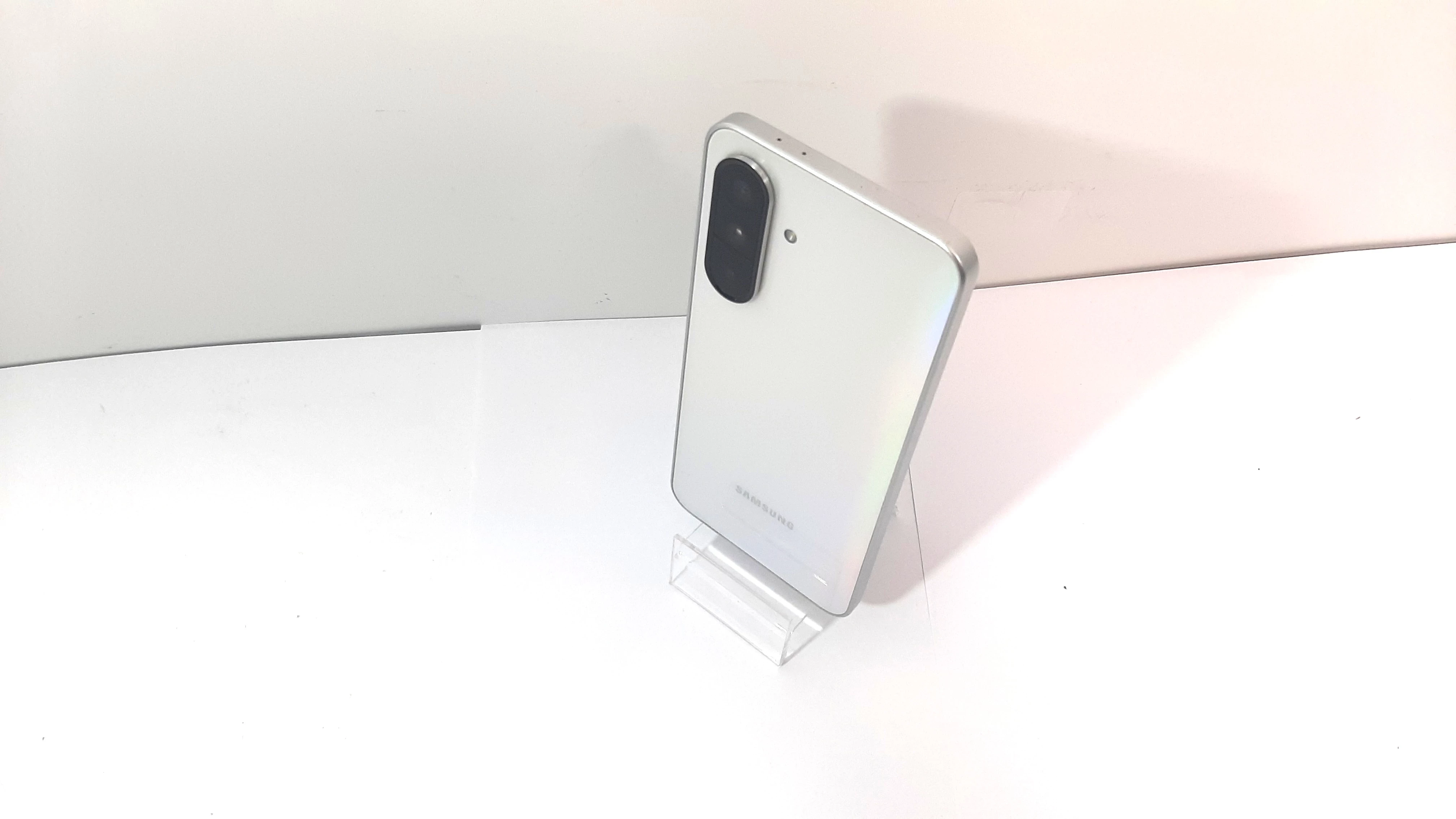 smartfon-samsung-galaxy-a36-5g-8256-gb-przekatna-ekranu-670