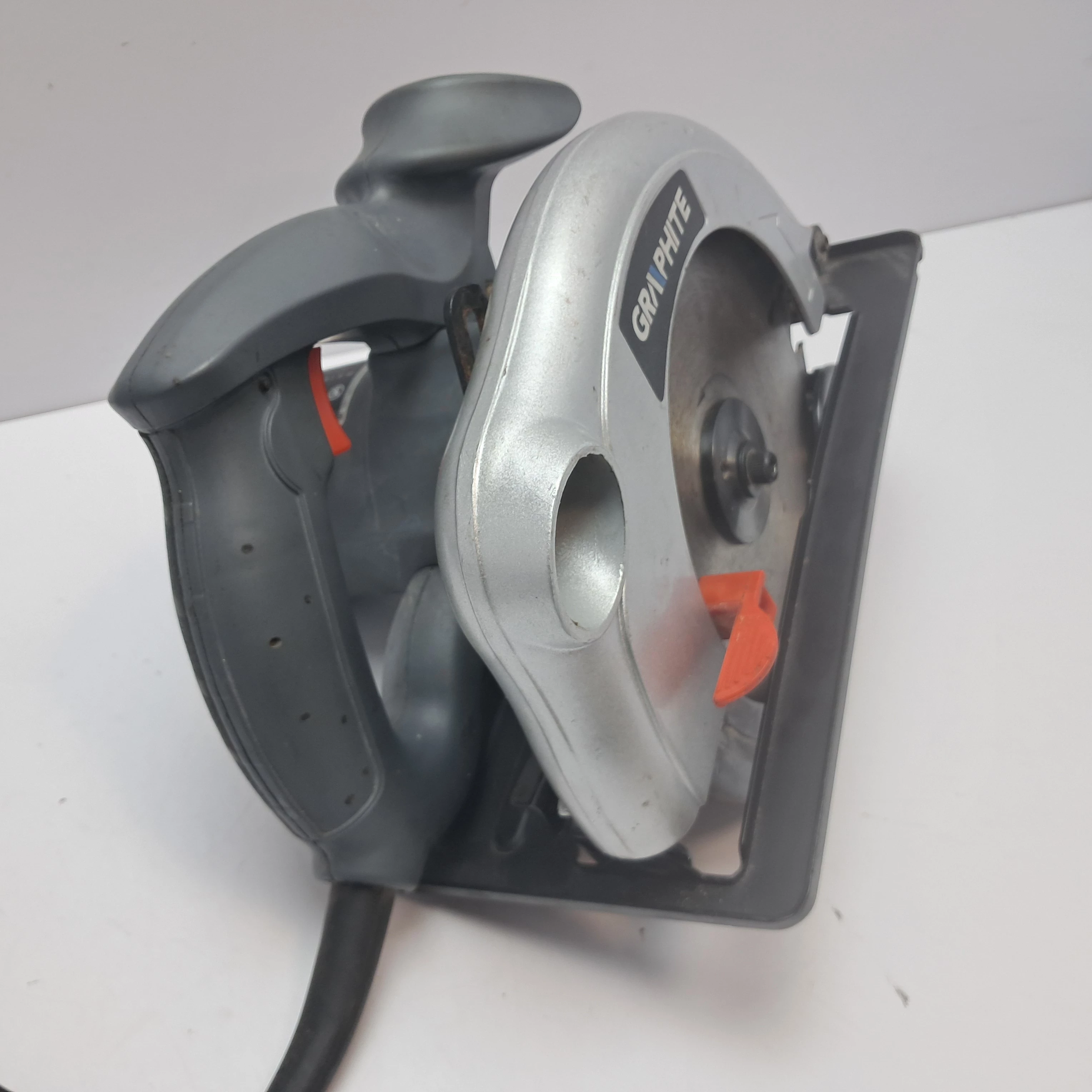 pila-tarczowa-graphite-58g488-srednica-otworu-pily-2000