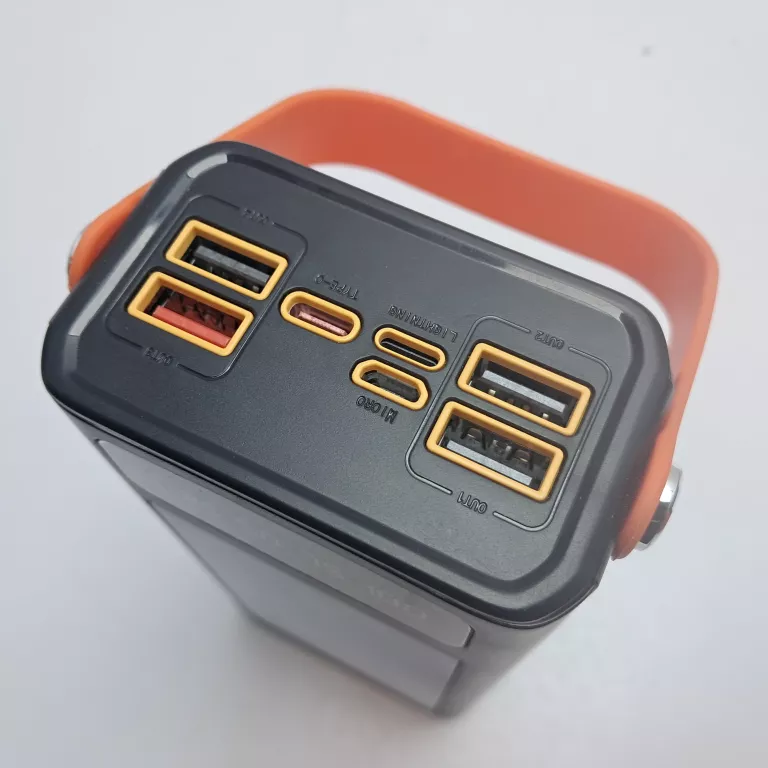 power-bank-30000-mah-wildtrek-4xusb-usb-c-szybkie-ladowanie-kod-producenta-wt-pb30