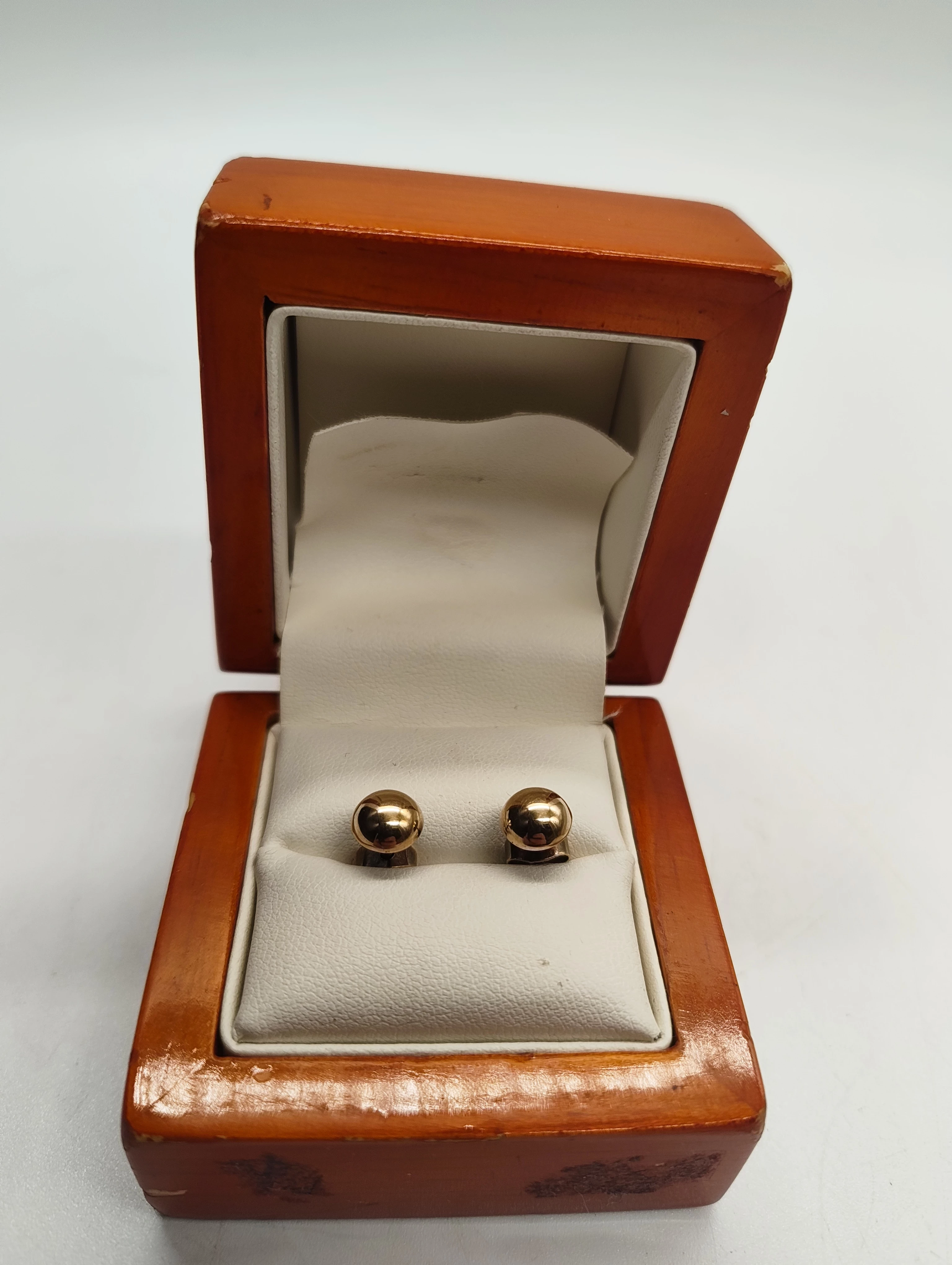 wyrob-jubilerski-uzywany-kolczyki-585-141g-wyzwolenia-42-walbrzych-sj