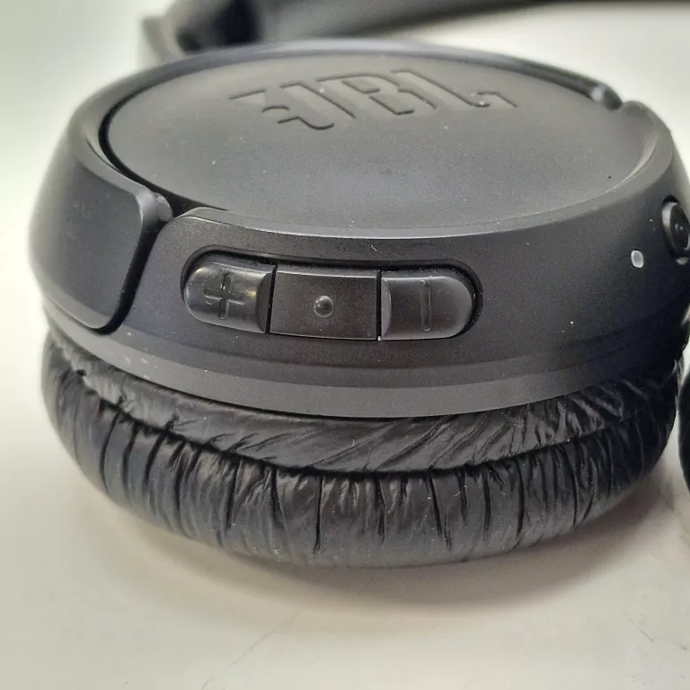 sluchawki-nauszne-jbl-tune-525bt-czarne-stan-11323-2