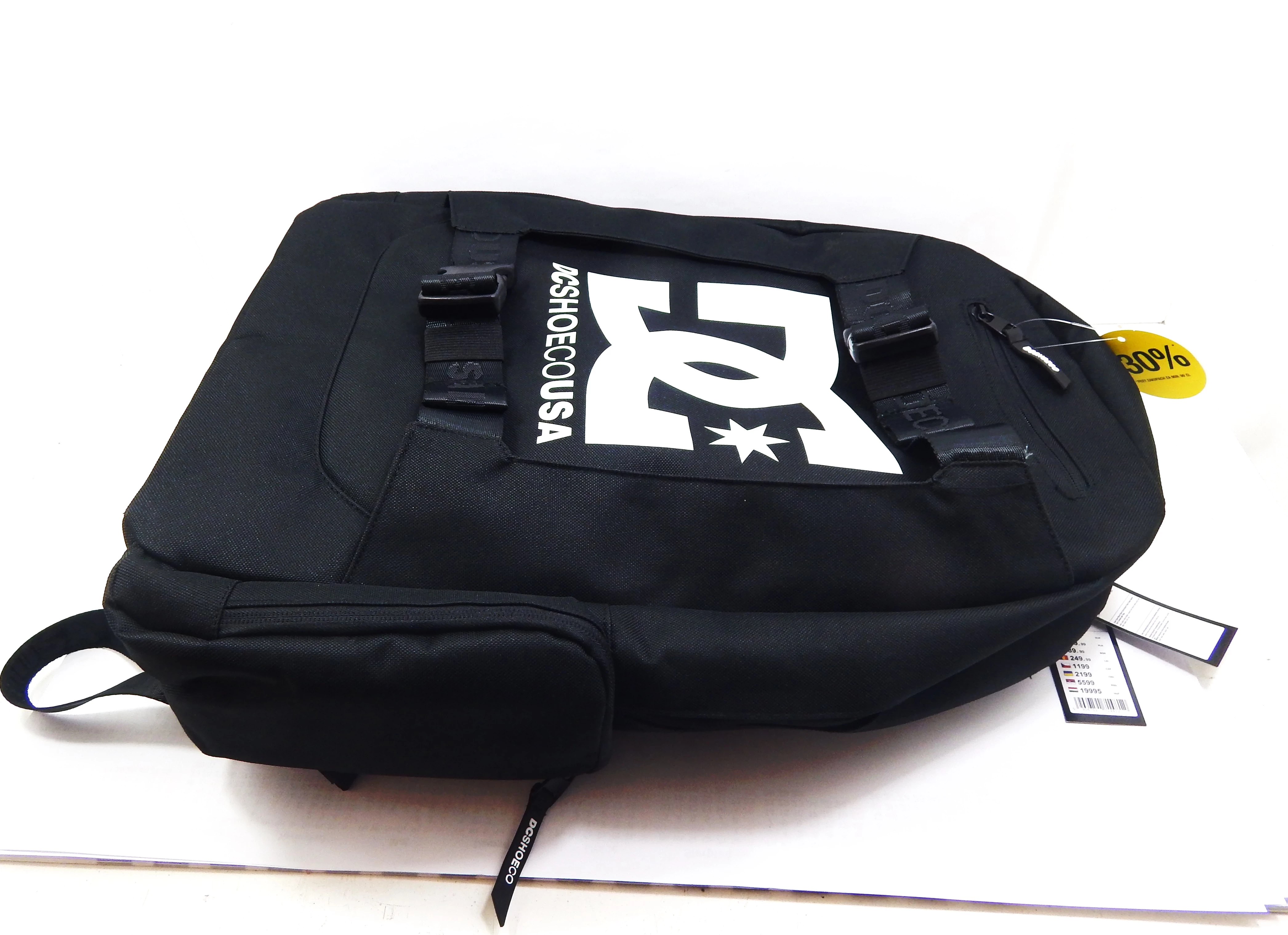 dc-shoes-plecak-sportowy-czarny-stan-11323-1