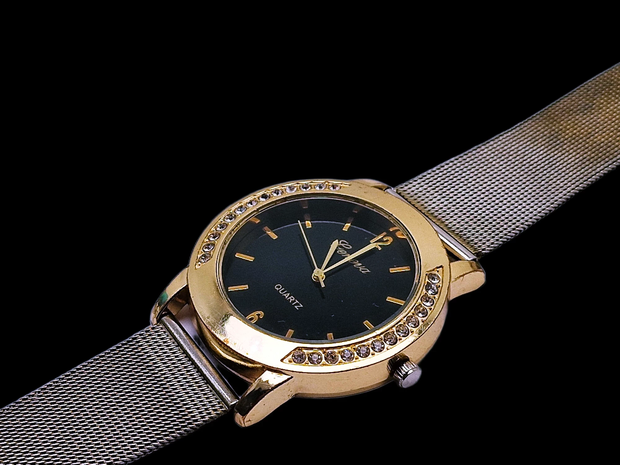 zegarek-damski-geneva-z-cyrkoniami-material-paska-129219-8