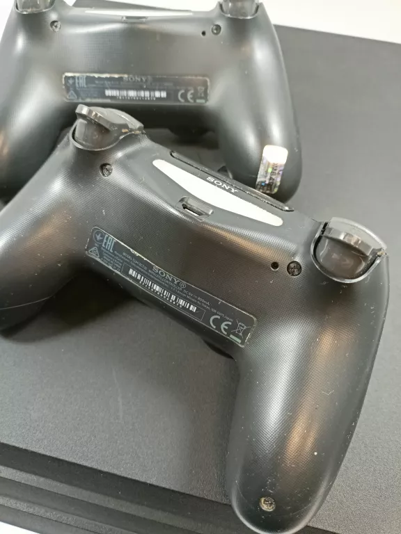 konsola-sony-ps4-pro-at-sprawdz-stan-11323-2