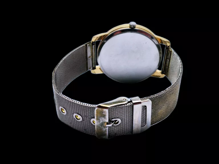 zegarek-damski-geneva-z-cyrkoniami-rodzaj-129220-1