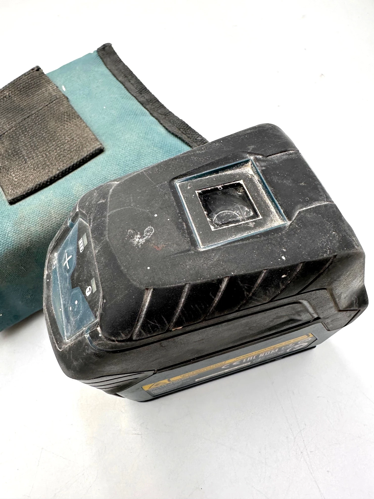 laser-krzyzowy-bosch-gcl-2-15-z-etui-okazja-dobry-stan-maksymalny-zasieg-pracy-15