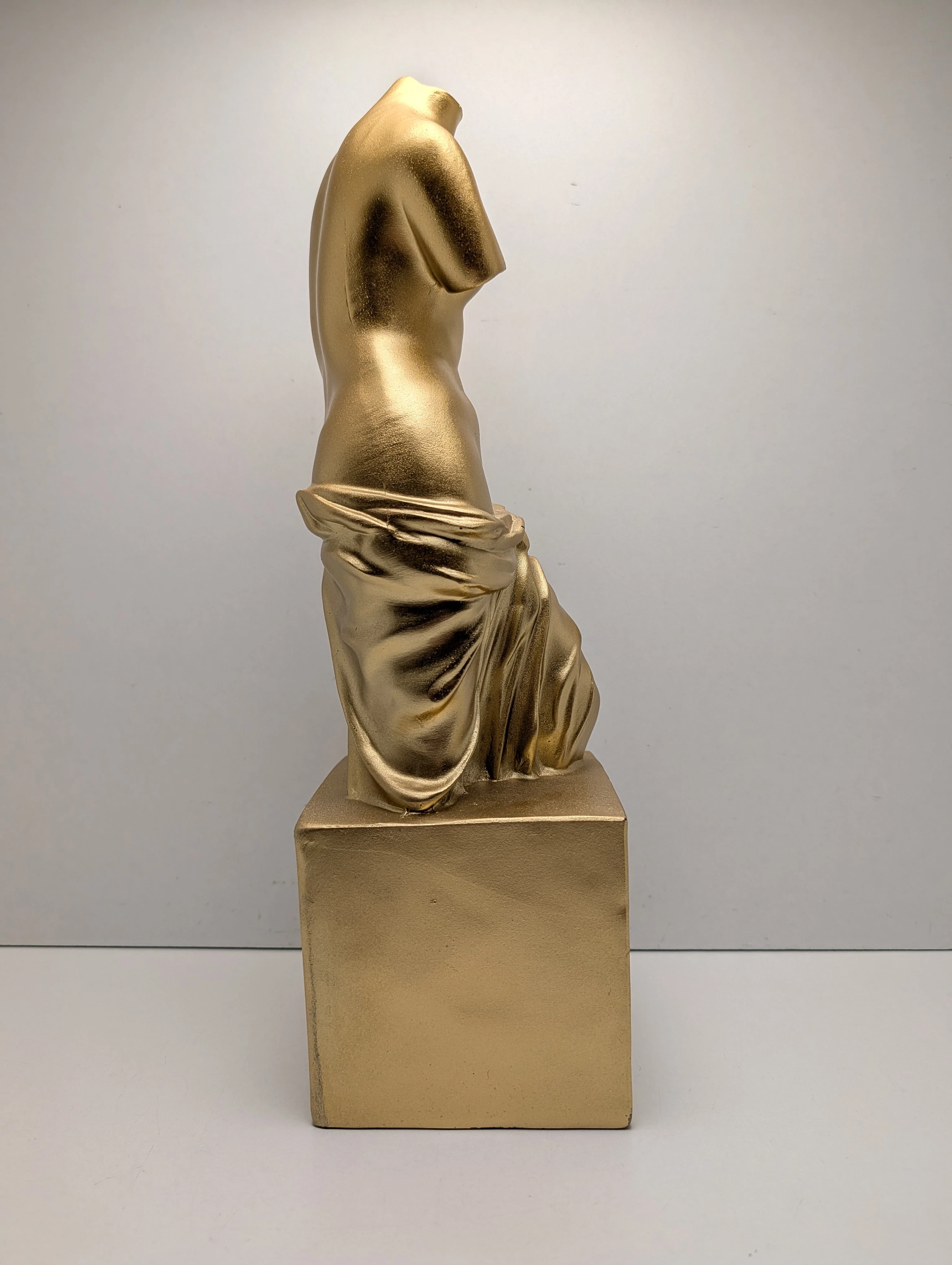 figurka-veni-zlota-producent-248914-2009174