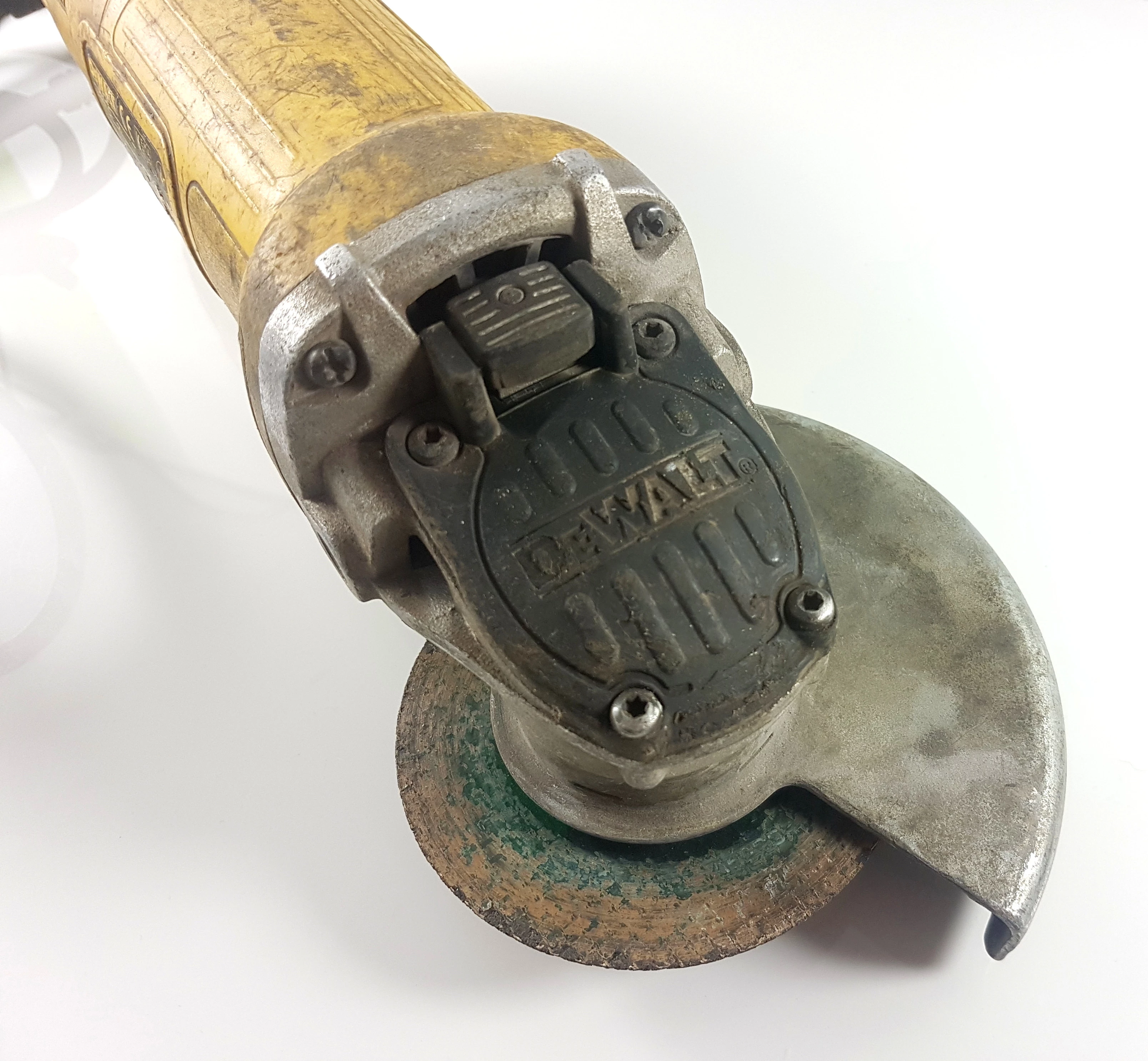 szlifierka-katowa-125mm-900w-dwe4157-qs-dewalt-marka-248811-958954