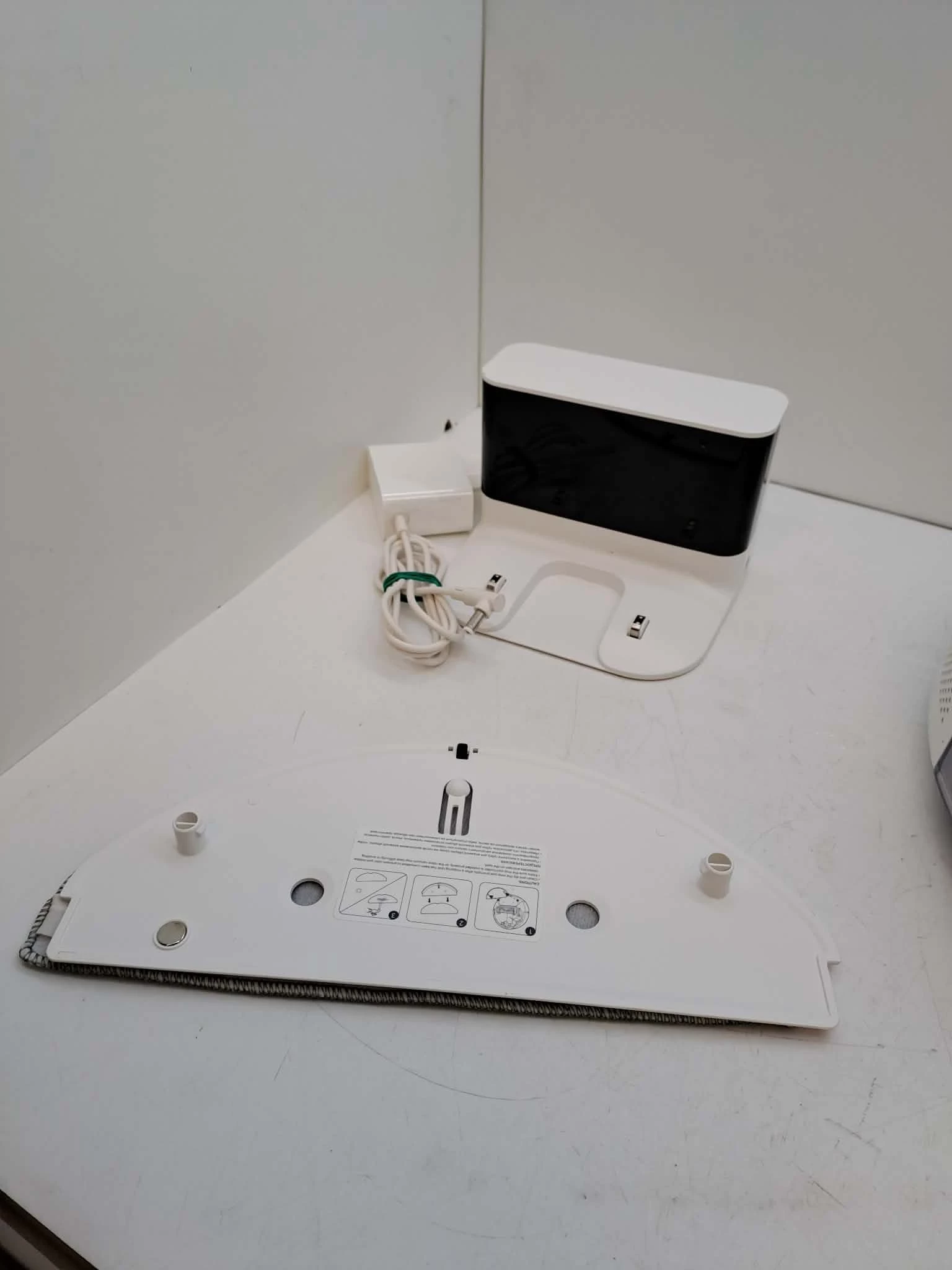 robot-sprzatajacy-xiaomi-vacuum-s20koncowka-do-mopaowania-stacja-ladujac-czujniki-205846-1