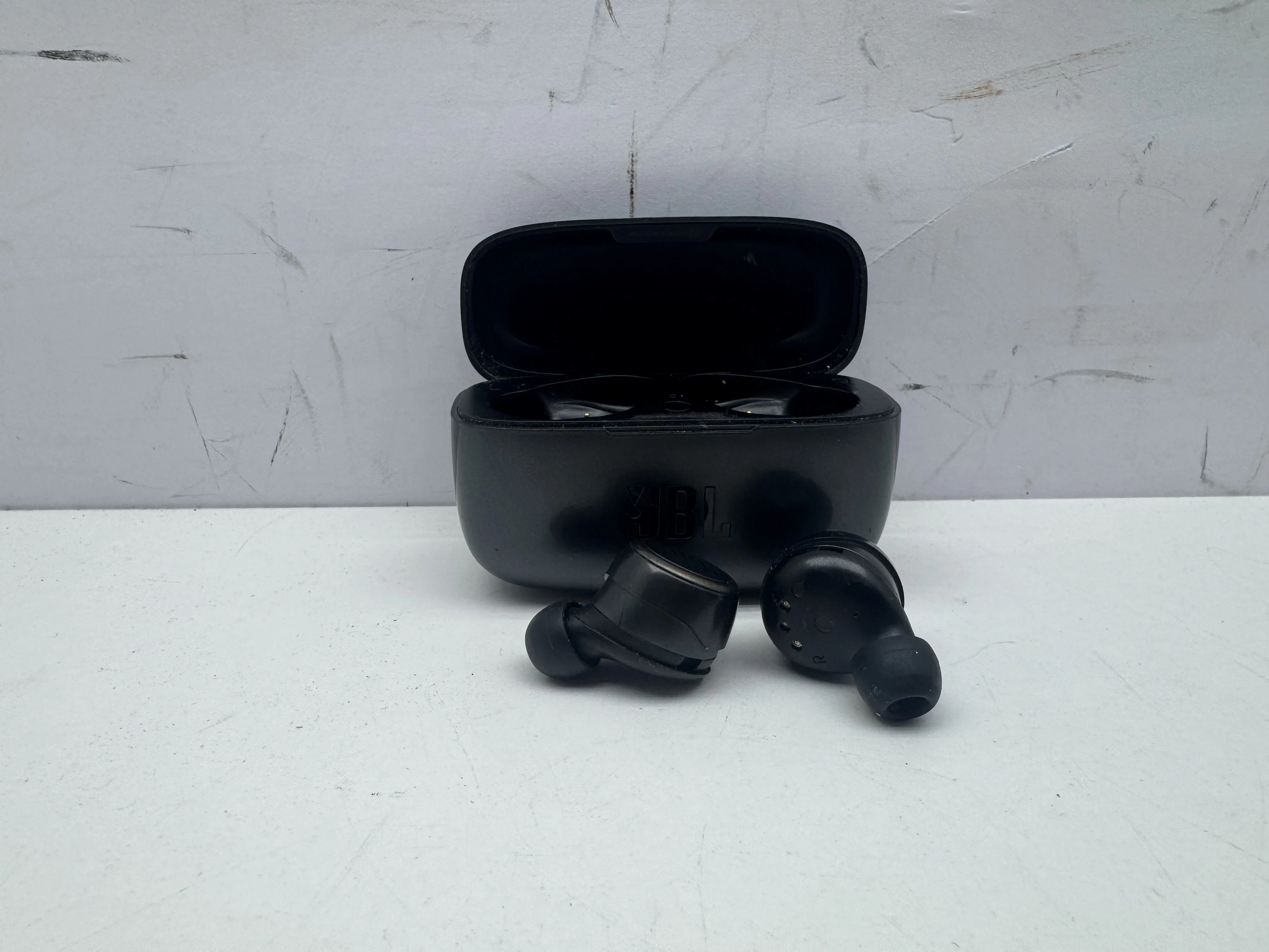 sluchawki-bezprzewodowe-dokanalowe-jbl-live-300-tws-plac-kosciuszki-20-wroclaw