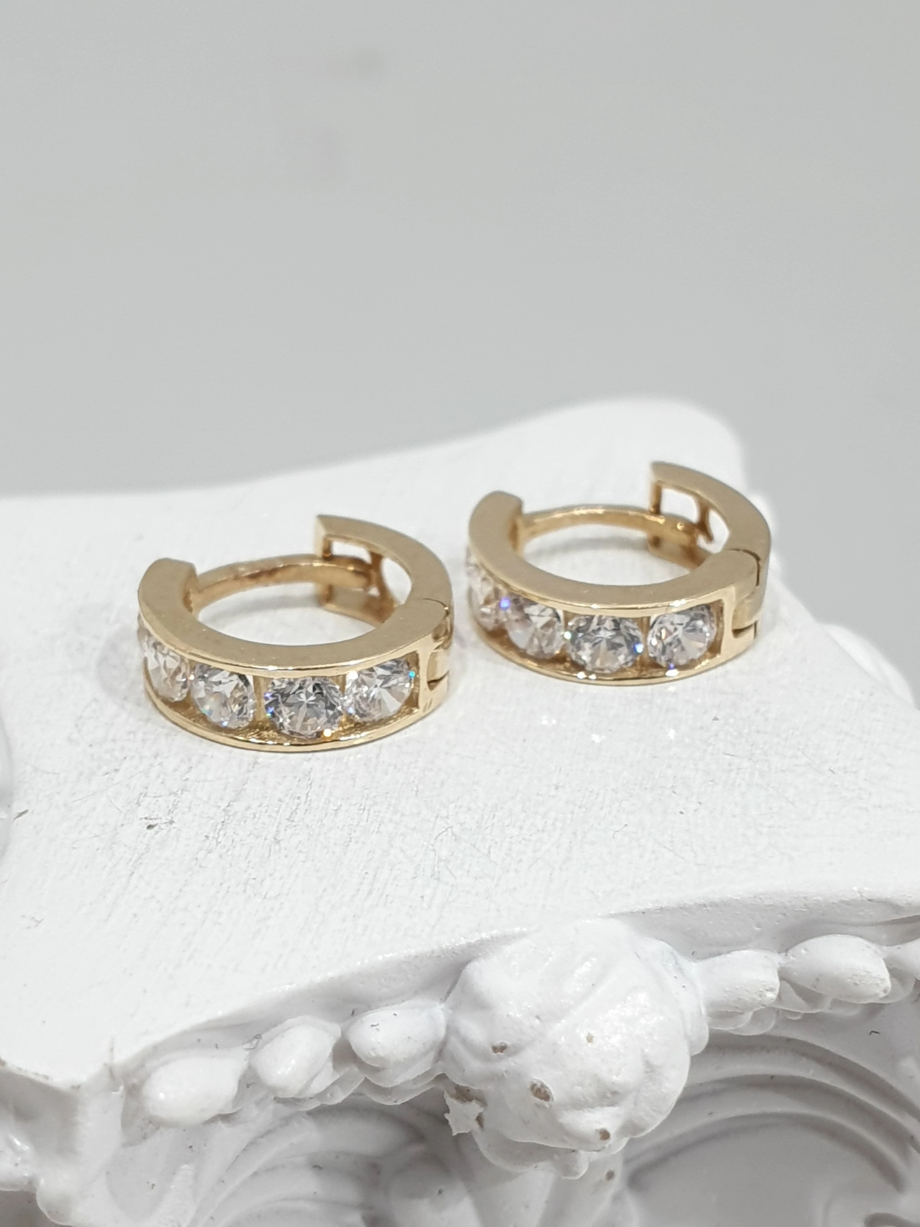 delikatne-zlote-kolczyki-099g-585-07cm-rodzaj-zapiecia-2207-5