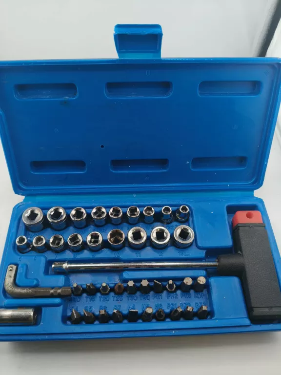 zestaw-kluczy-nasadowych-bity-walizka-klucz-t-wolnosci-23-ruda-slaska