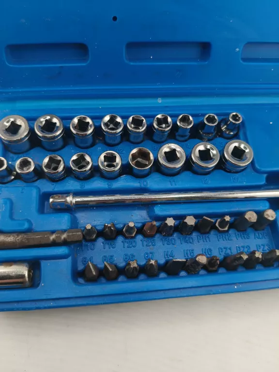 zestaw-kluczy-nasadowych-bity-walizka-klucz-t-ean-gtin-4317784730020