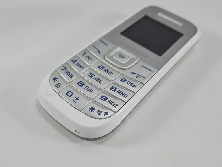 telefon-samsung-gt-e1200-bez-simlocka-srebrny-typ-202685-212933