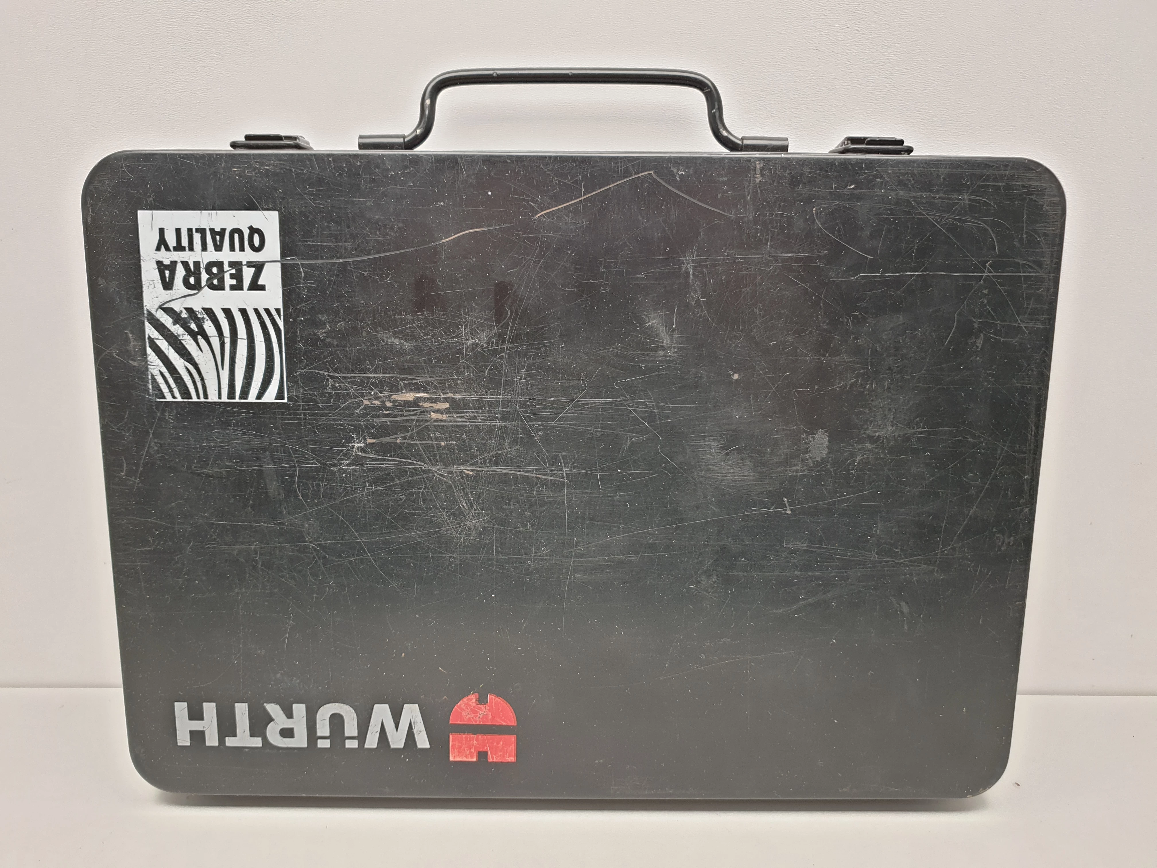 zestaw-narzedziowy-wurth-zebra-59-elementow-metalowa-walizka-ean-gtin-4050382118073