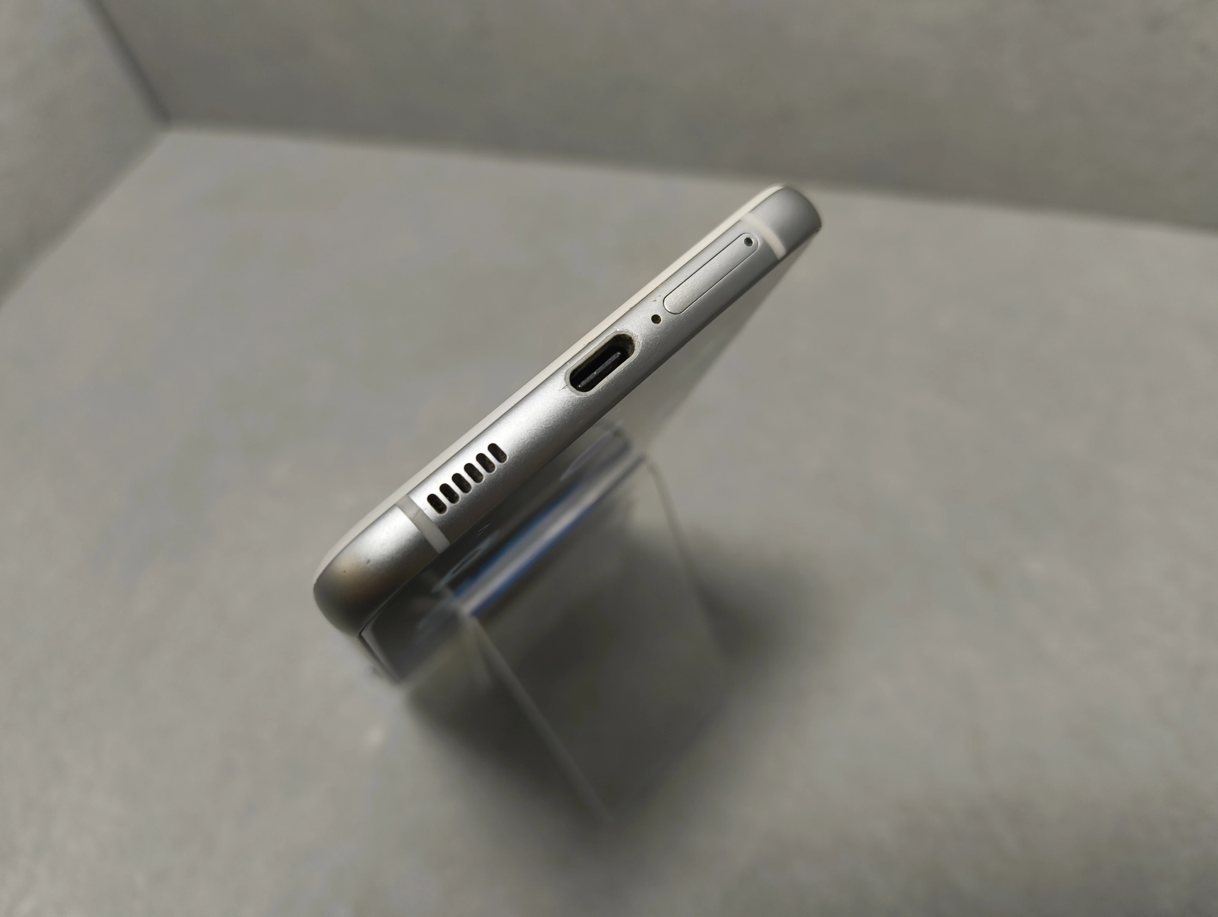 telefon-samsung-galaxy-s21-fe-5g-6128-stan-11323-2