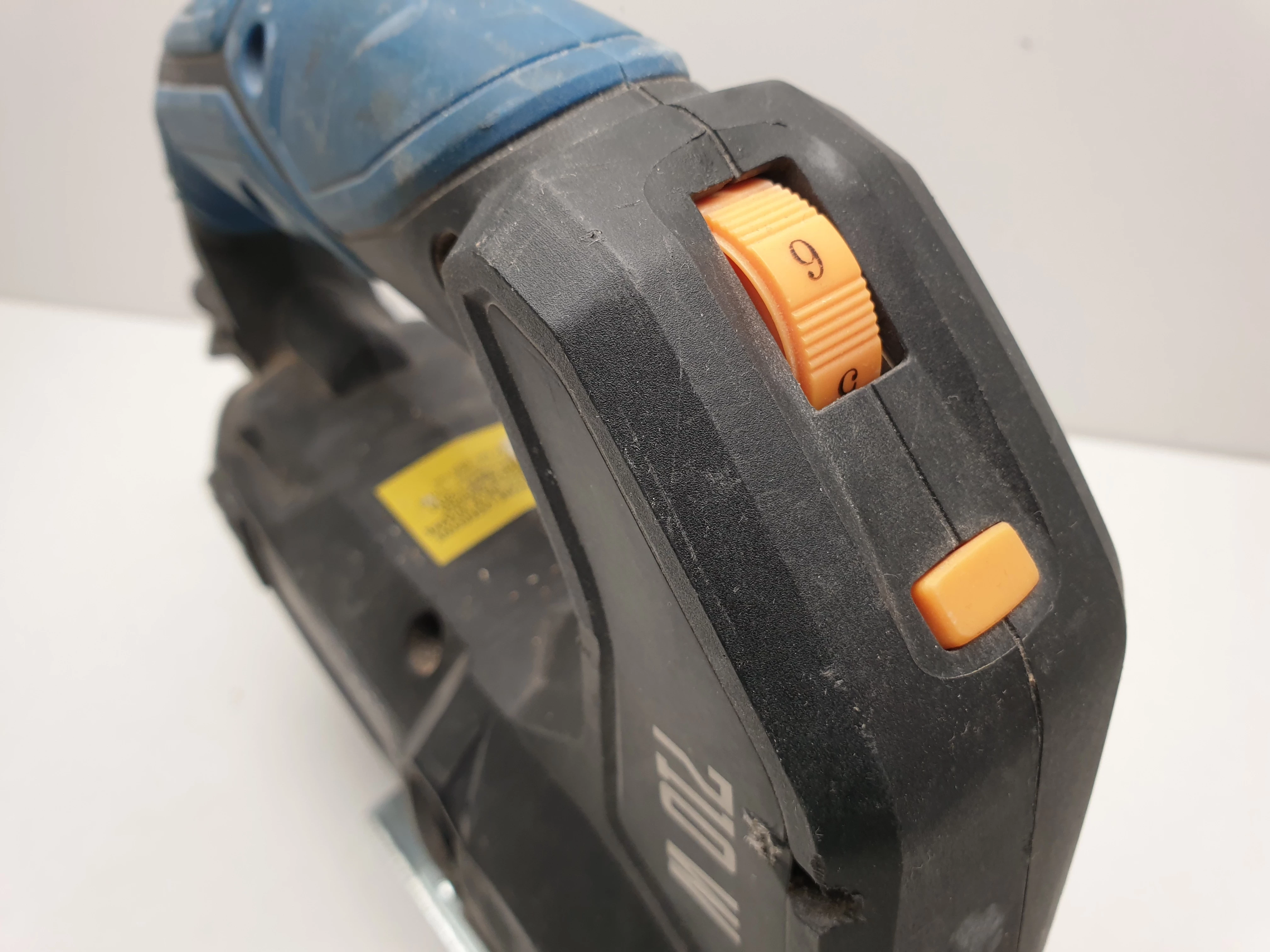 wyrzynarka-z-laserem-niteo-tools-js0007-23-rodzaj-silnika-204657-221321