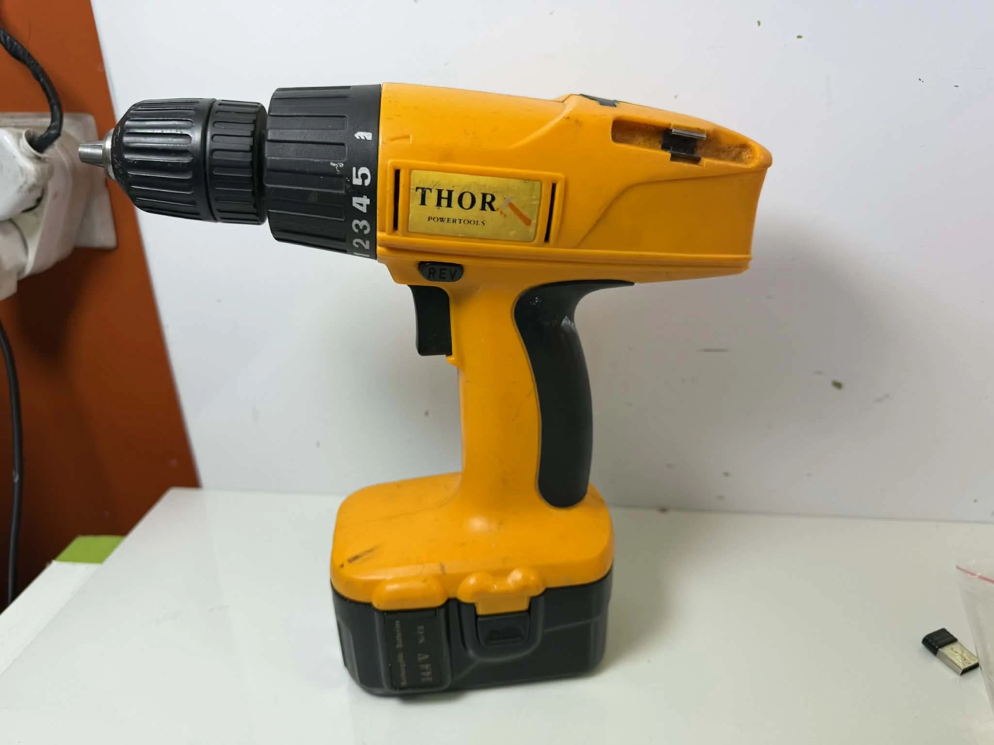 wiertarka-powertools-thor-dd-ht-31-ladowarka-bateria-rybnicka-3-gliwice-g1