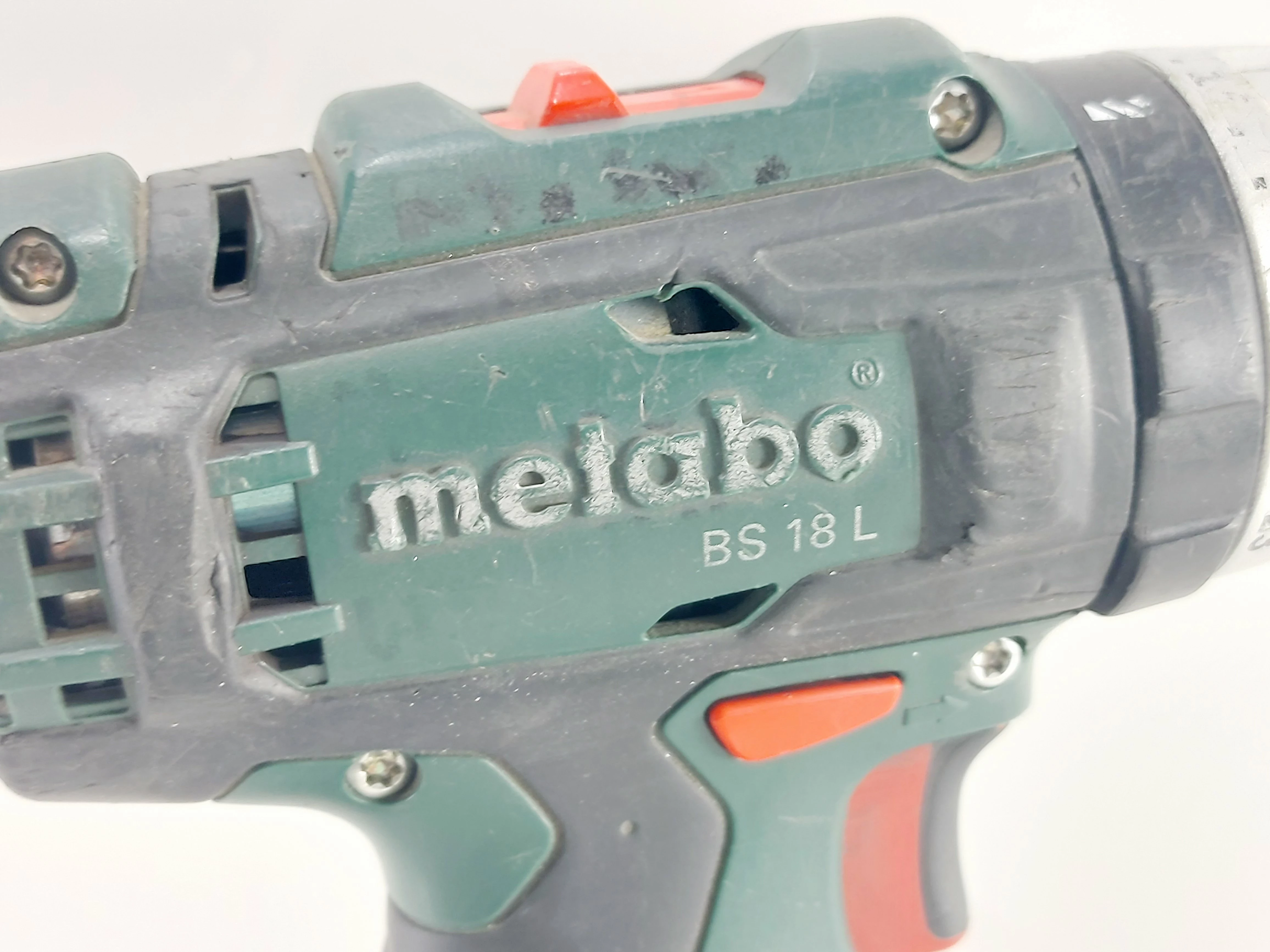 wkretarka-metabo-bs-18-l-ladowarka-metabo-asc-55-napiecie-v-128551-6