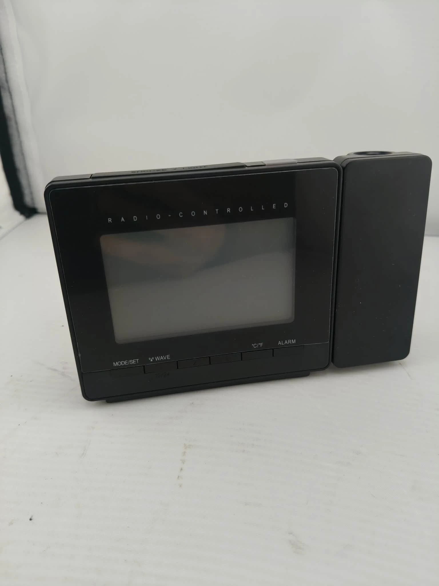 zegar-radiowy-z-projektorem-krontaler-wolnosci-23-ruda-slaska