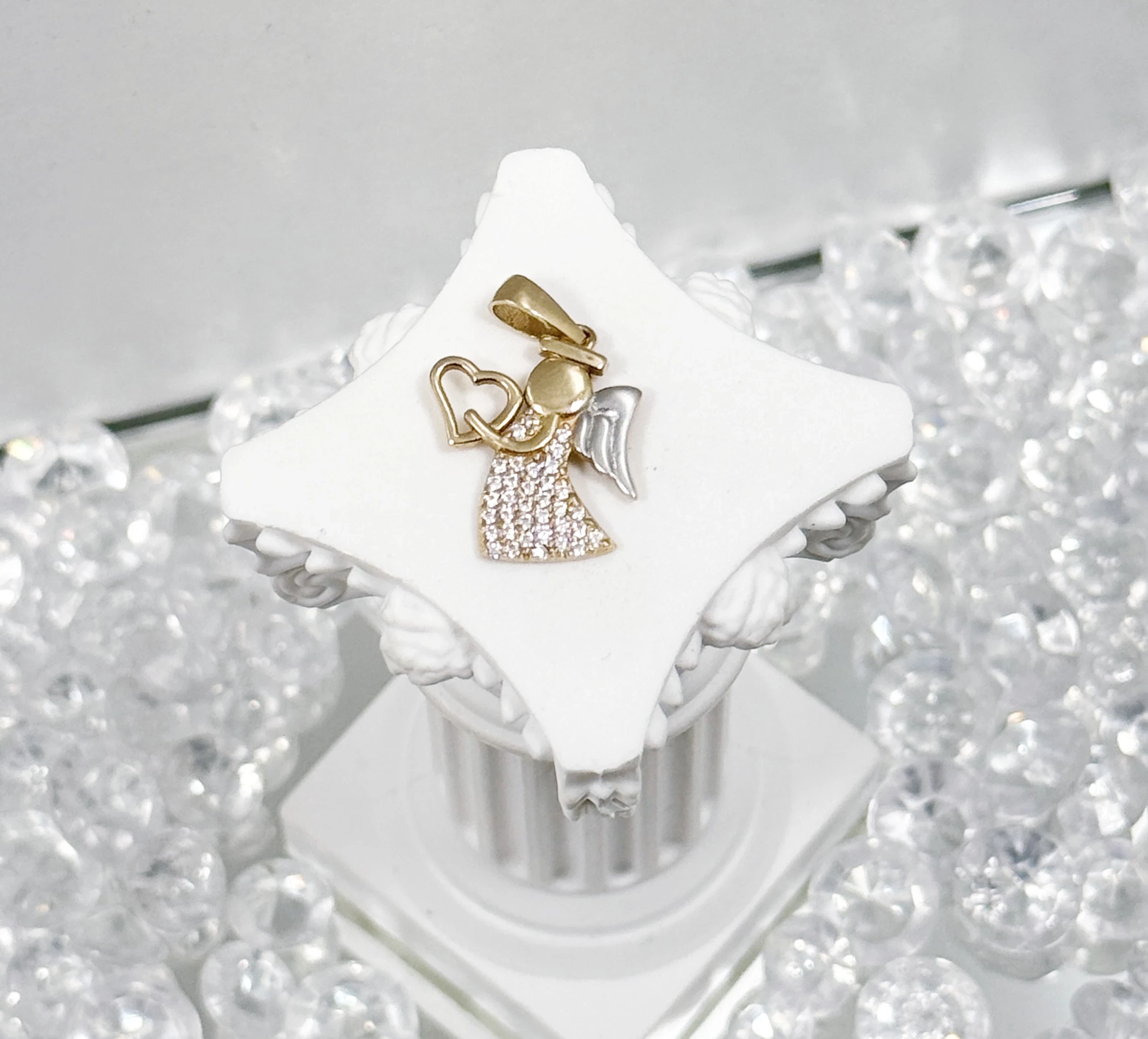 sliczna-zlota-zawieszka-aniolek-z-cyrkoniami-14-karatow-kosciuszki-159-wroclaw-gracja