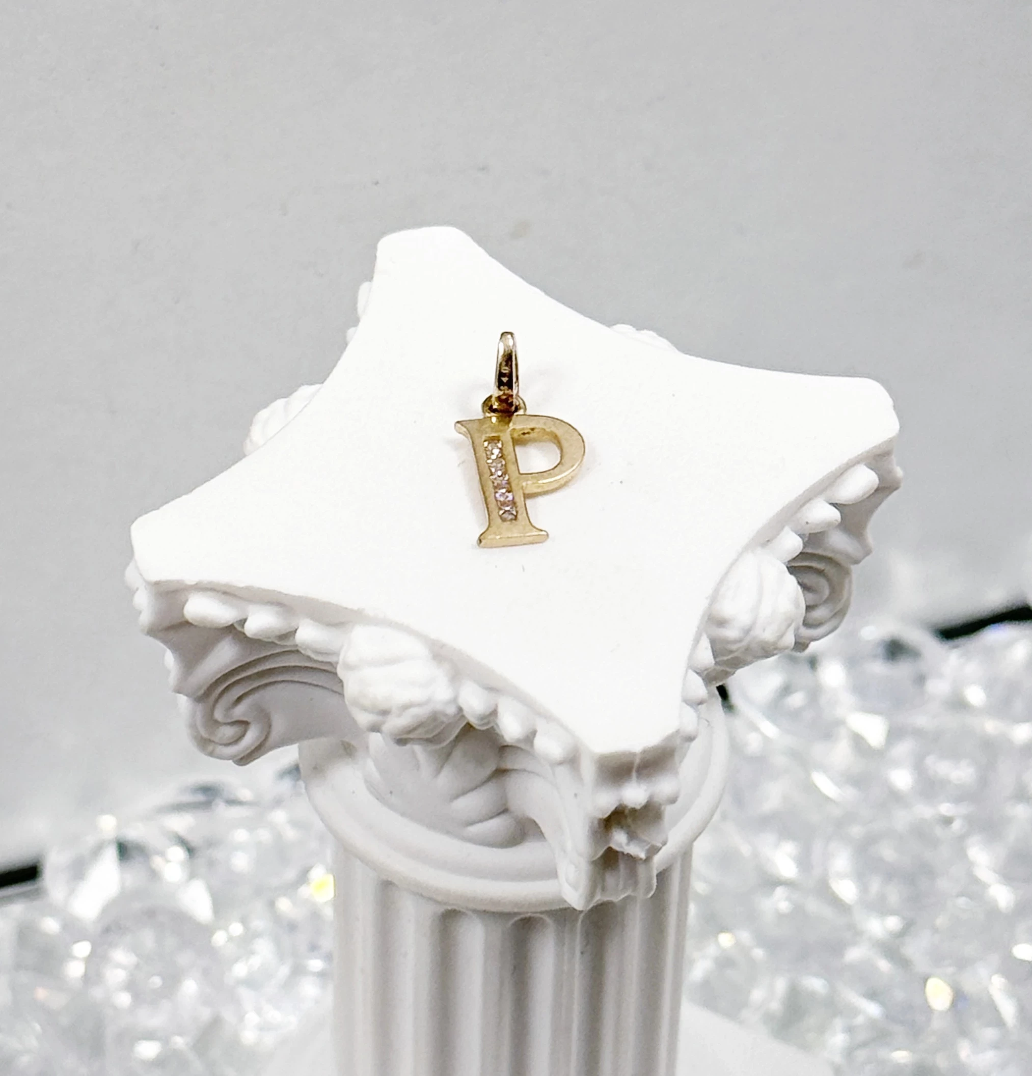 sliczna-zlota-zawieszka-literka-p-8-karatow-stan-11323-2