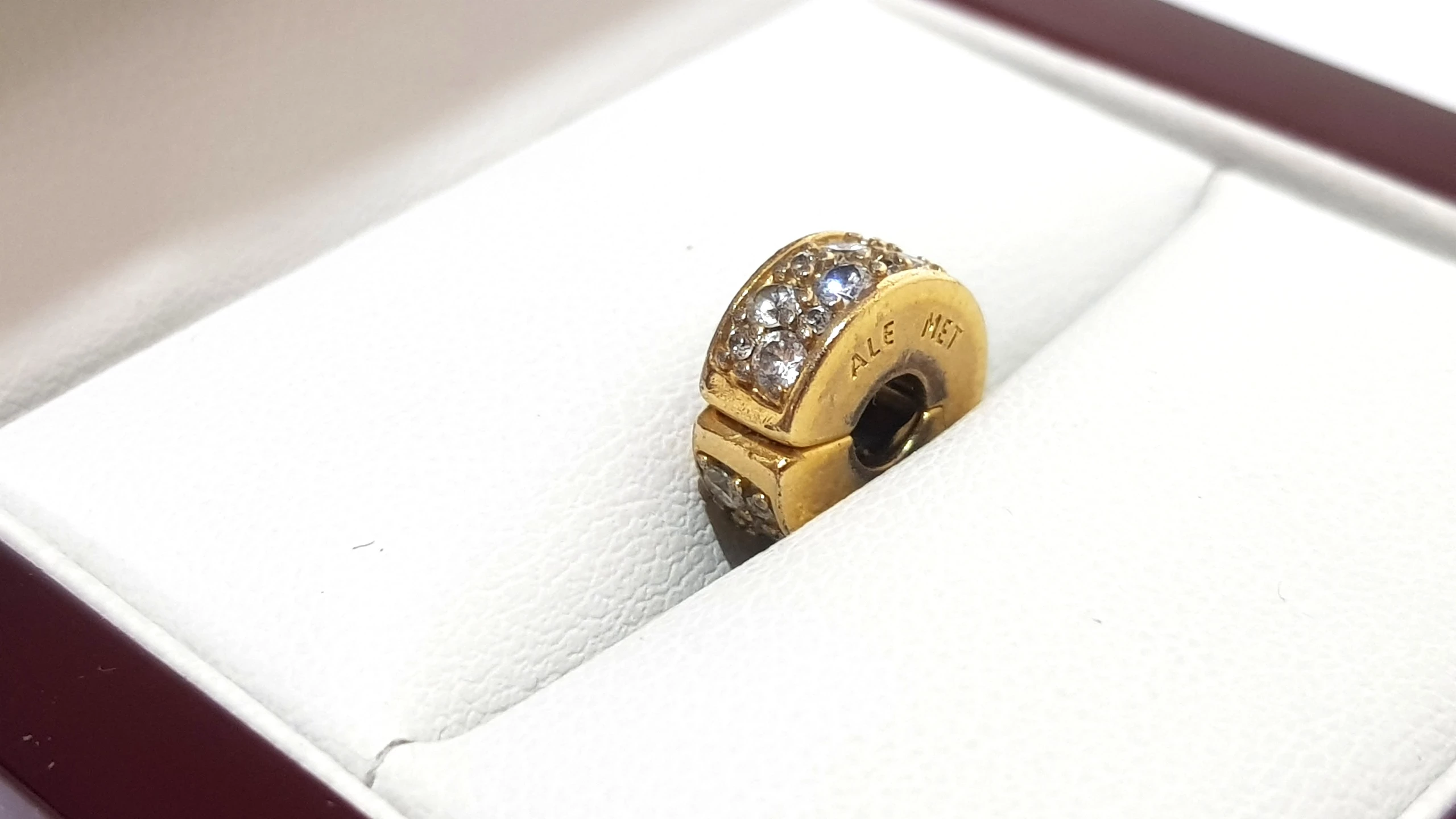 klips-pandora-shine-pave-charms-pozlacanyale-met-sredn1cm-245g-768658c01-warszawska-162-lomianki