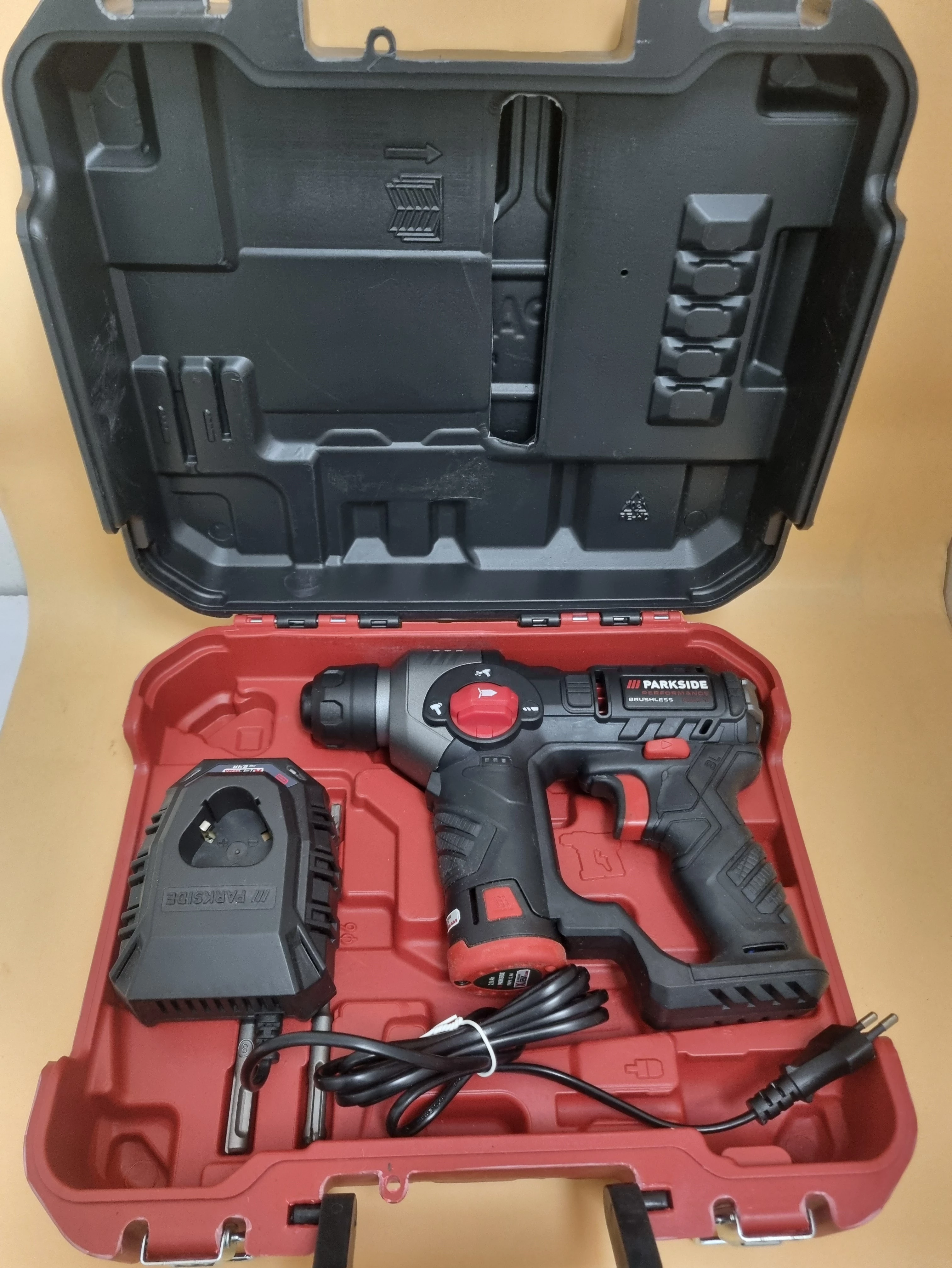 mlotowiertarka-parkside-pbhap12-a1-predkosc-obrotowa-900