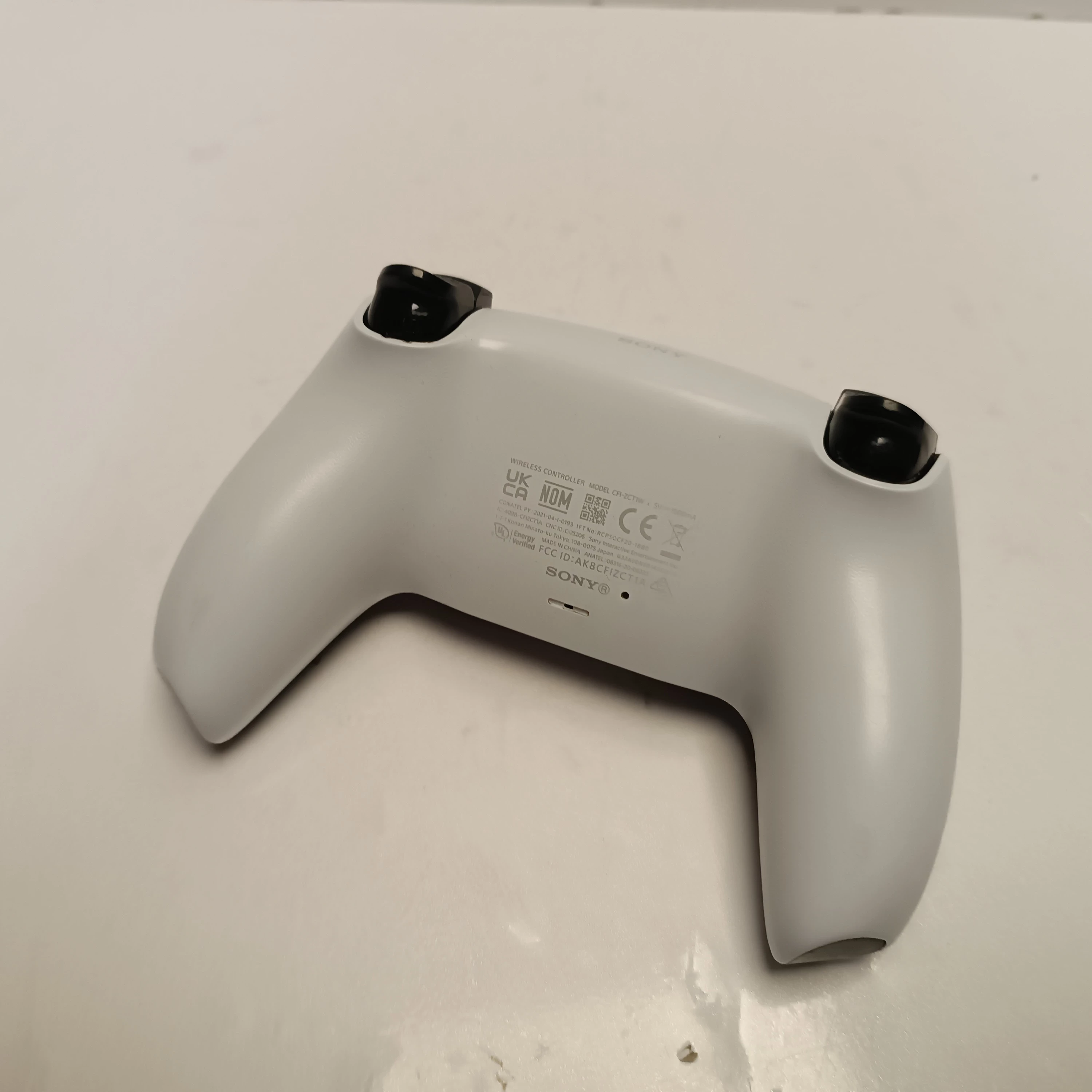 pad-do-ps5-sony-cfi-zct1w-kompatybilne-platformy-210650-1712201