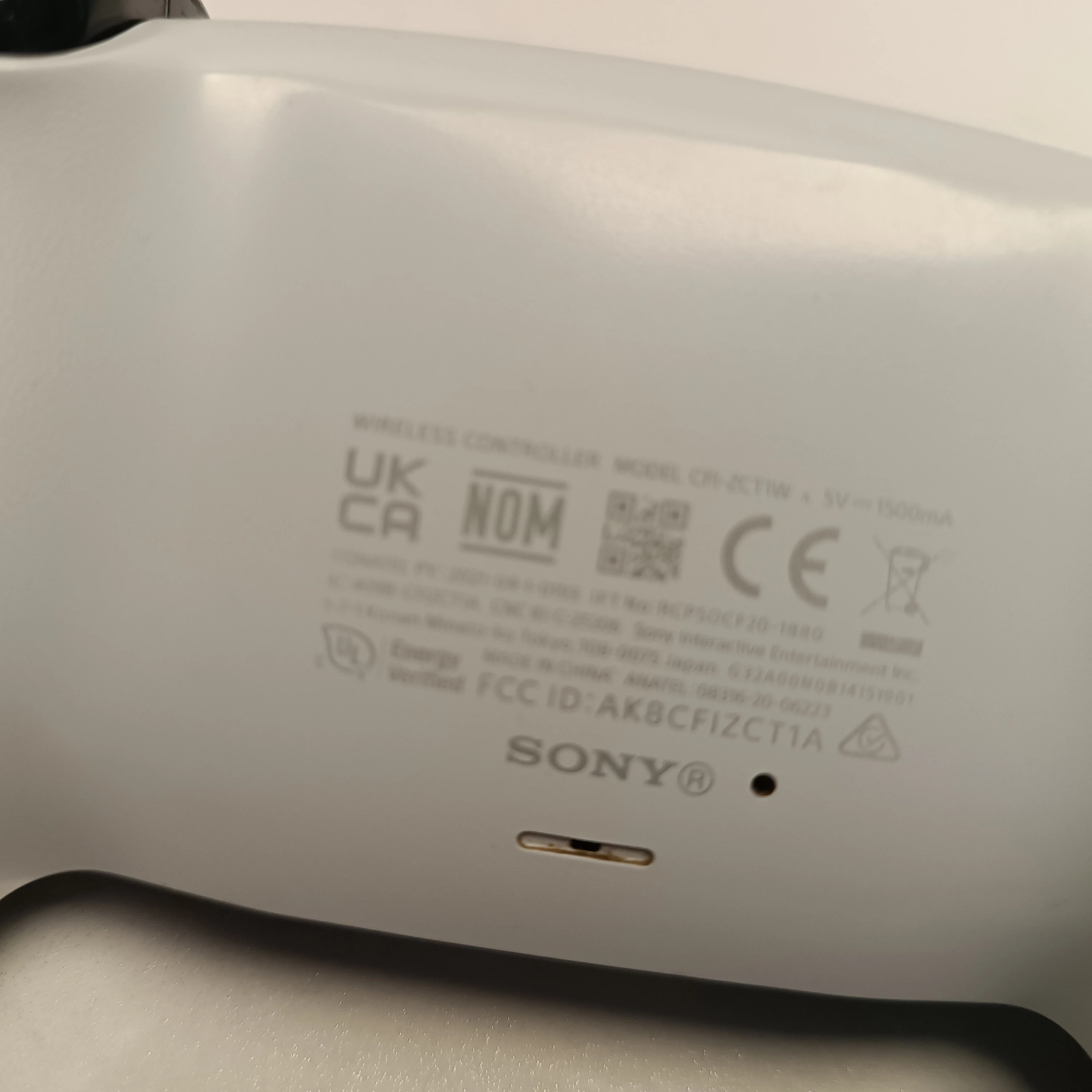 pad-do-ps5-sony-cfi-zct1w-pochodzenie-210658-243446