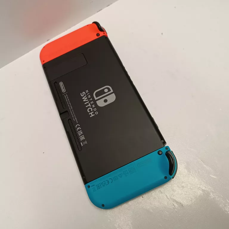 konsola-nintendo-switch-hac-001-liczba-kontrolerow-w-zestawie-205994-225554