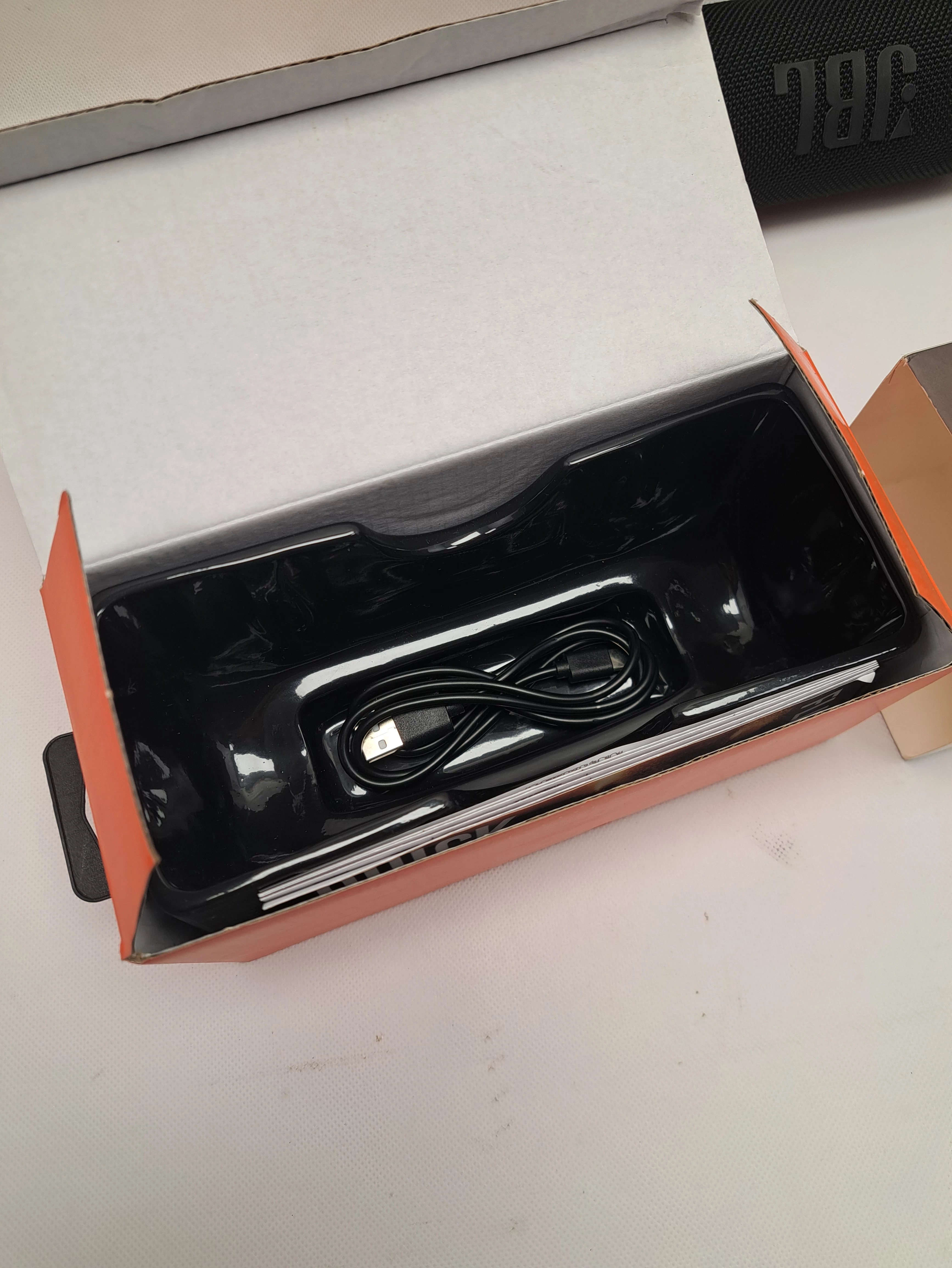 glosnik-jbl-flip-6-30w-funkcje-221089-4