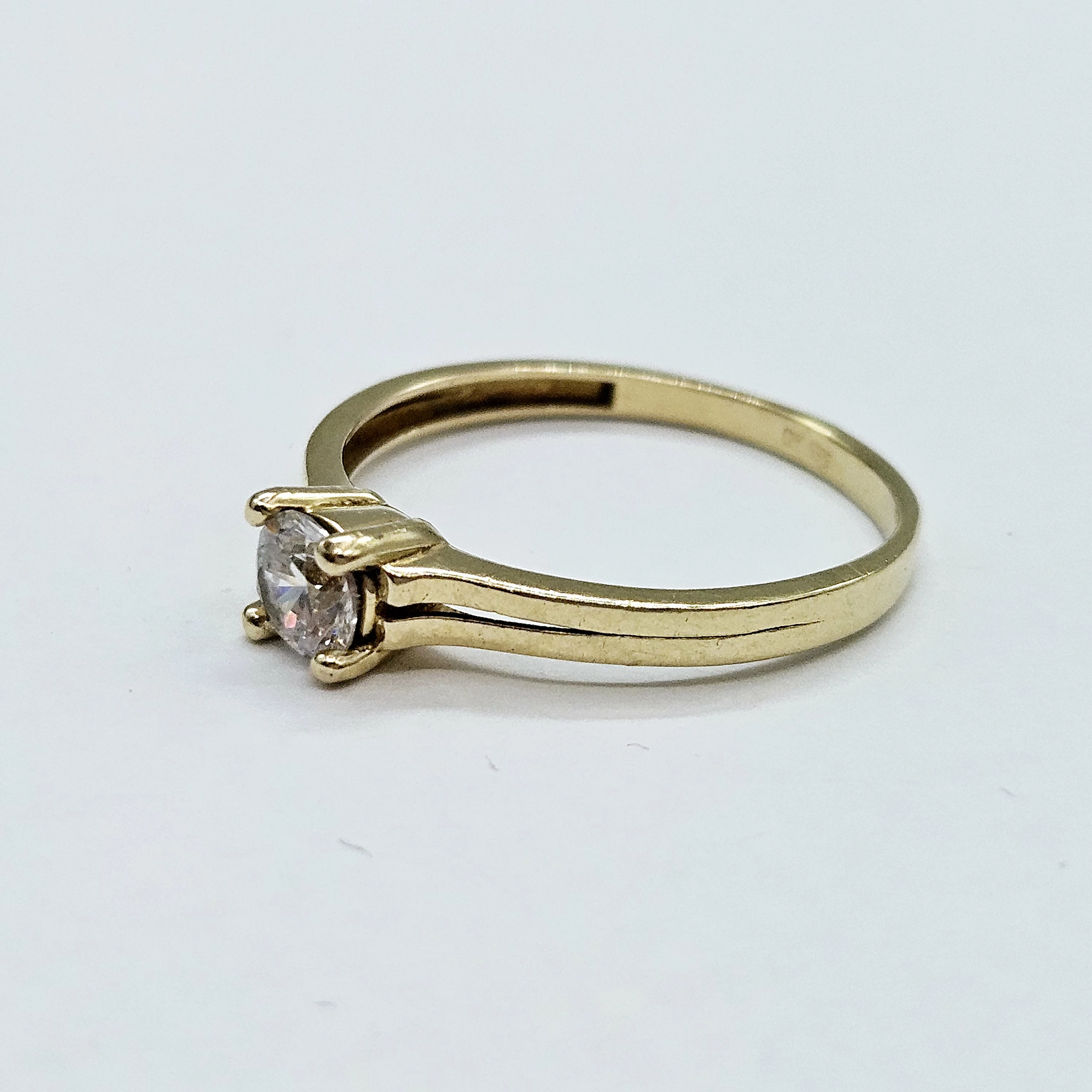 zloty-pierscionek-585-205g-r18-kamien-17088-128