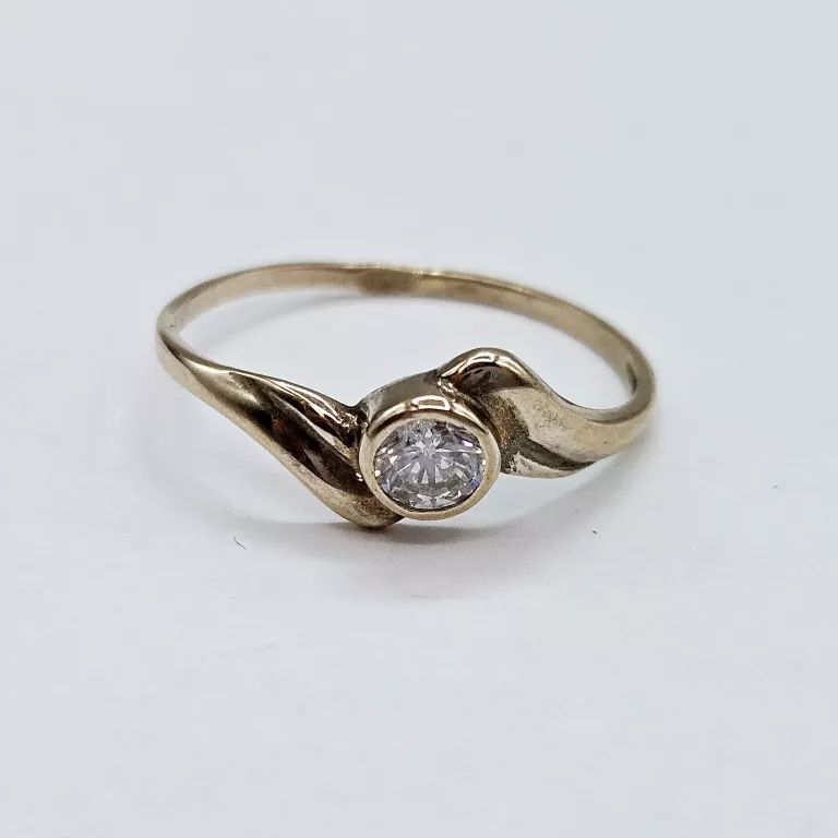 zloty-pierscionek-333-088g-r11-material-15835-2