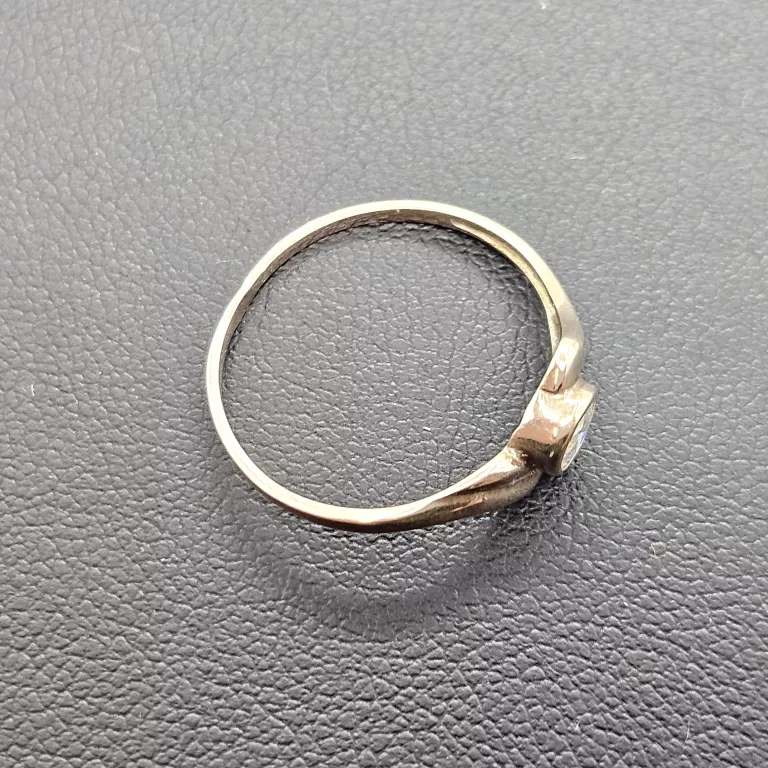 zloty-pierscionek-333-088g-r11-motyw-129129-10