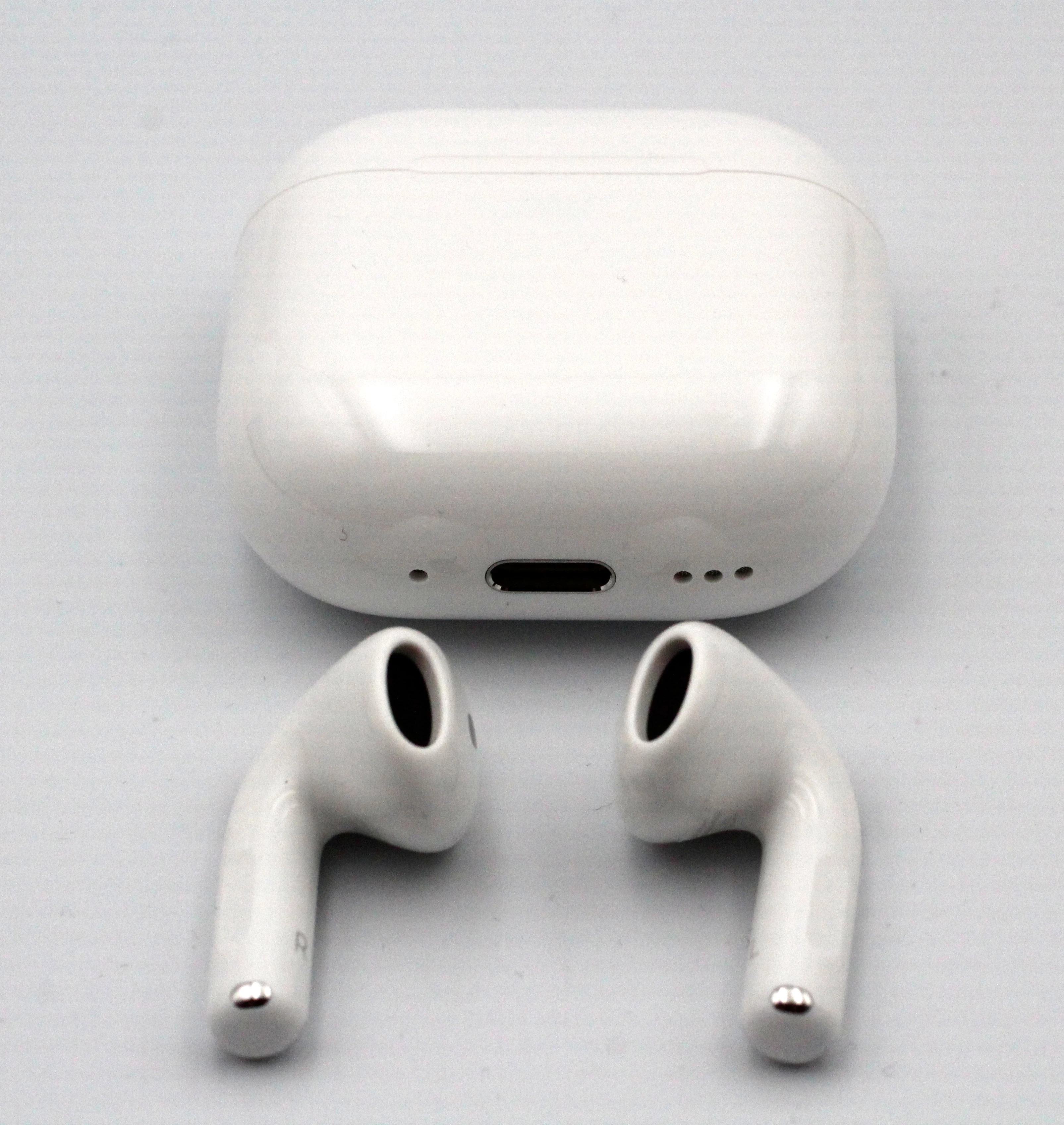 sluchawki-apple-airpods-4-anc-mxp93zma-stan-11323-2