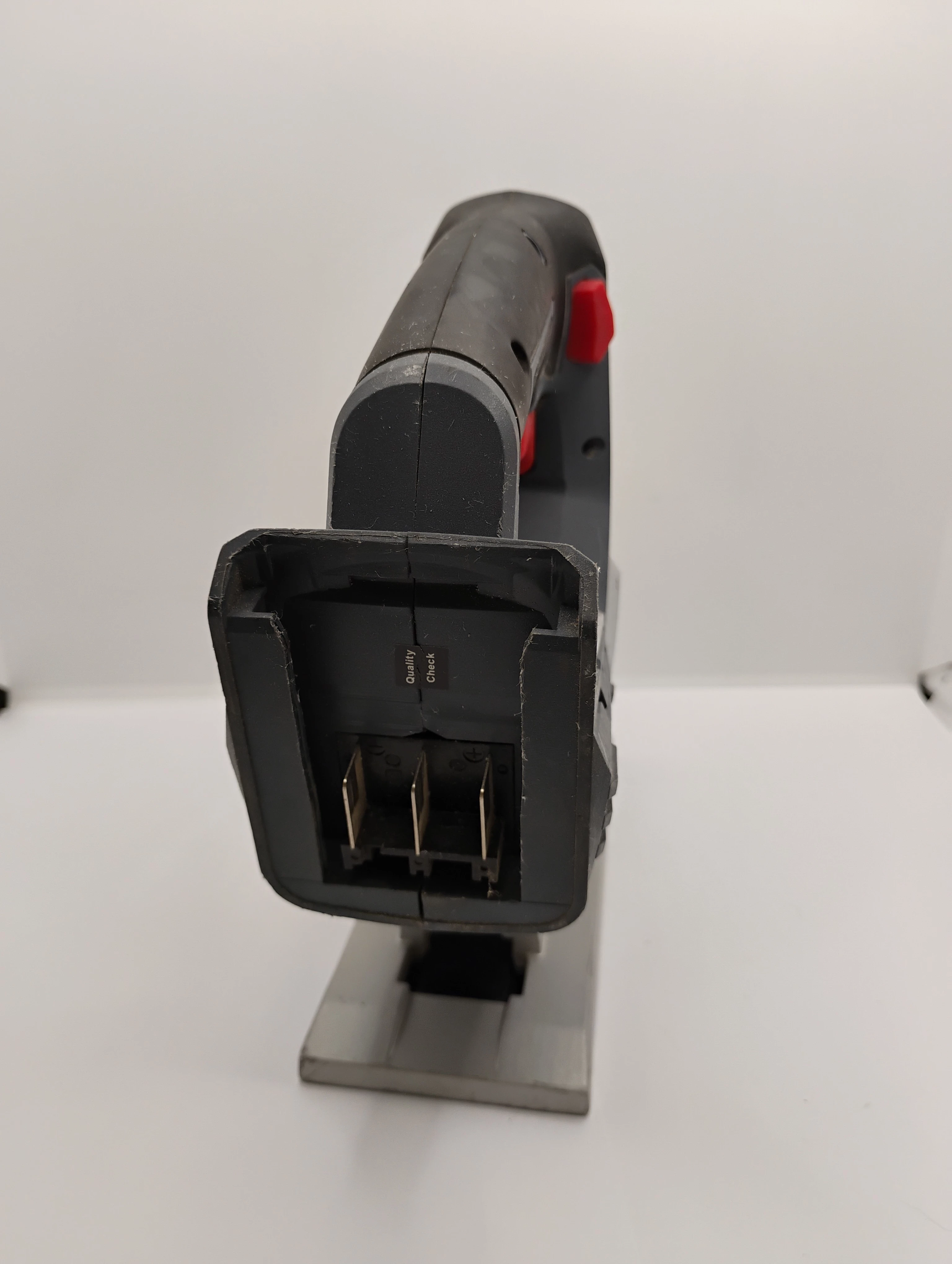 wyrzynarka-akumulatorowa-graphite-58g011-mocowanie-brzeszczotu-205041-222245