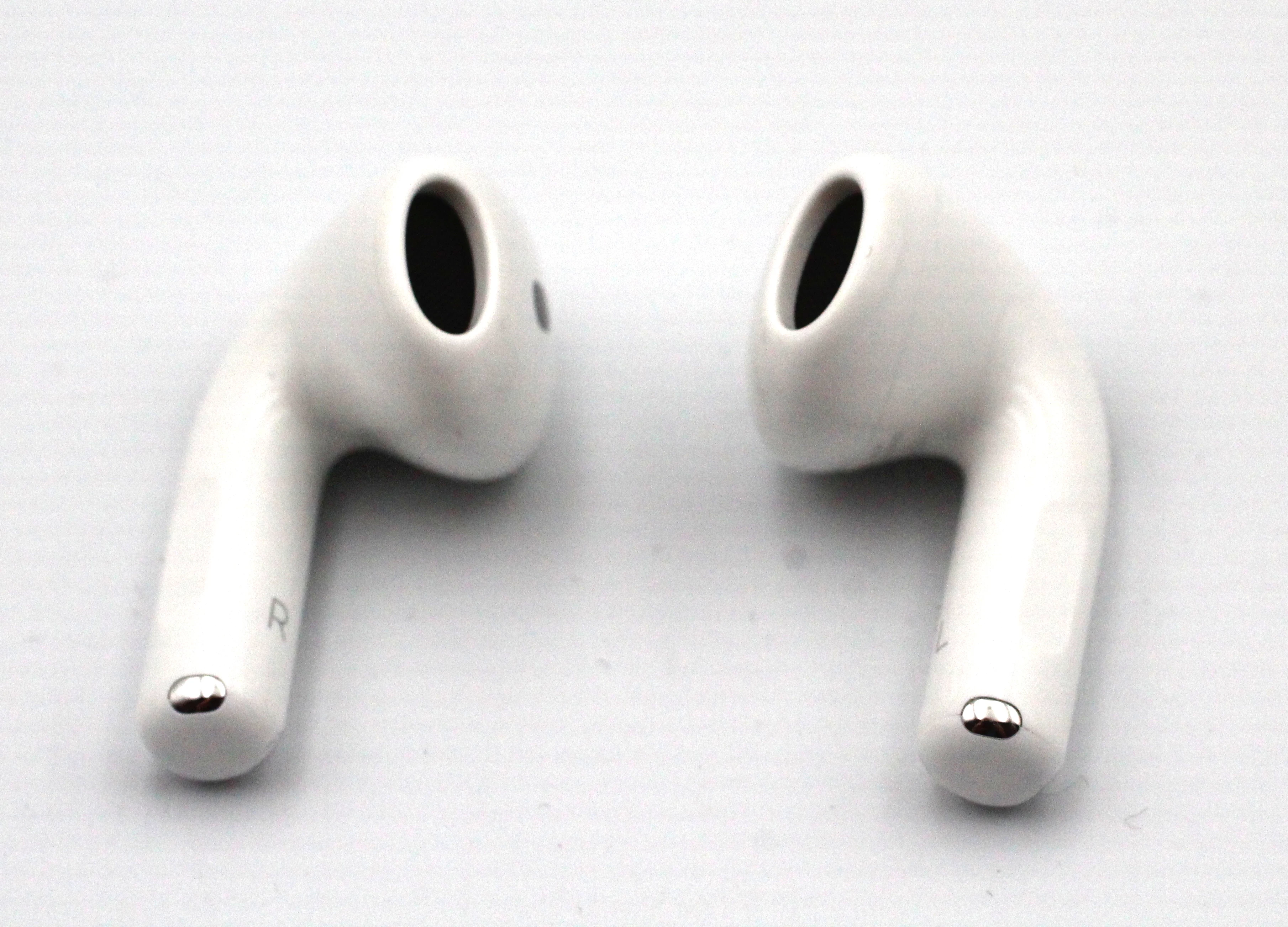 sluchawki-apple-airpods-4-anc-mxp93zma-kolor-dominujacy-129357-2