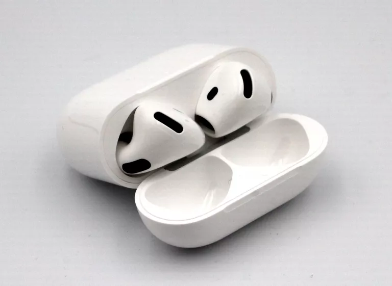 sluchawki-apple-airpods-4-anc-mxp93zma-ean-gtin-195949689673