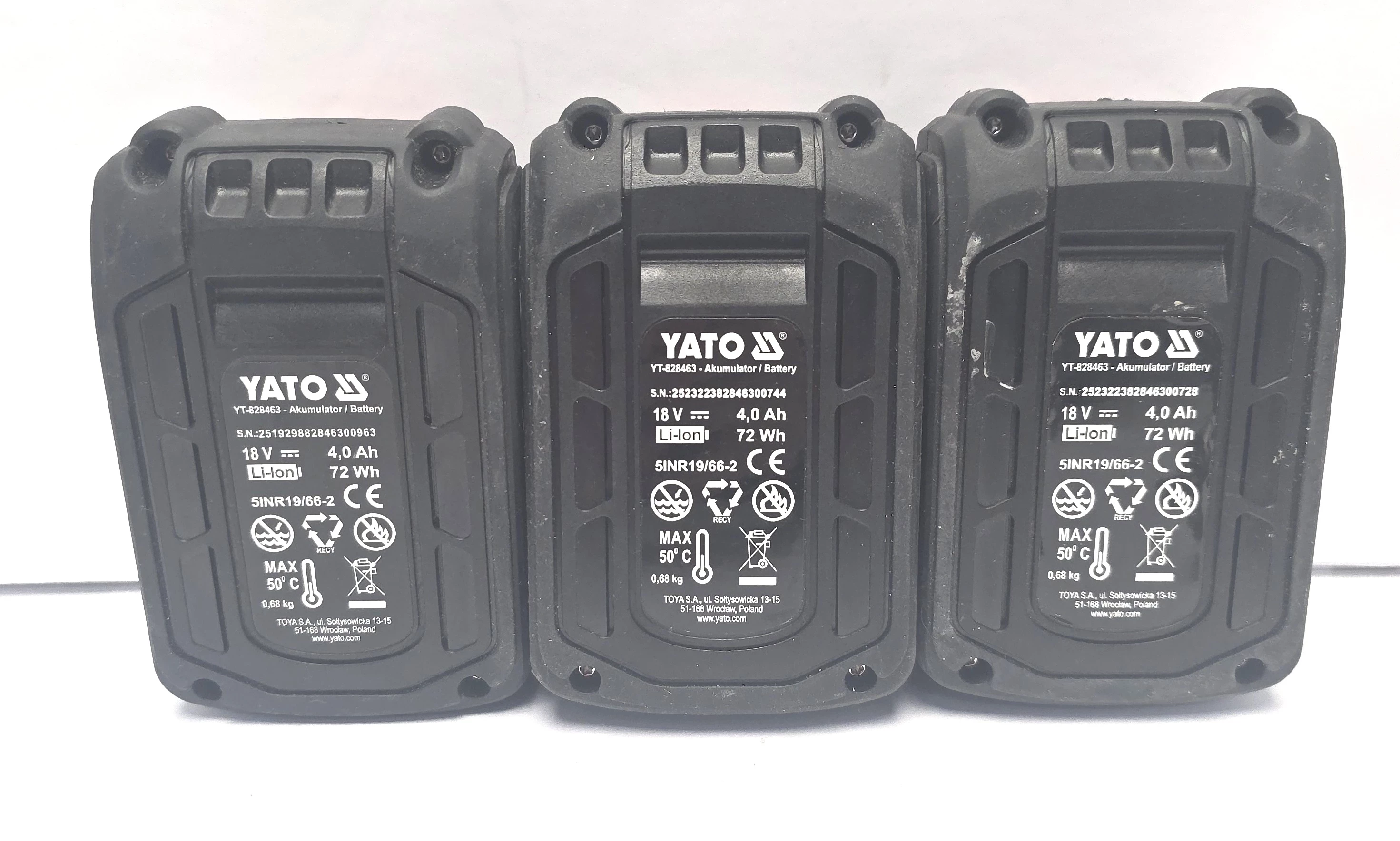 wiertarko-wkretarka-udarowa-yato-yt-827791-torba-3x-aku-lad-pojemnosc-akumulatora-000