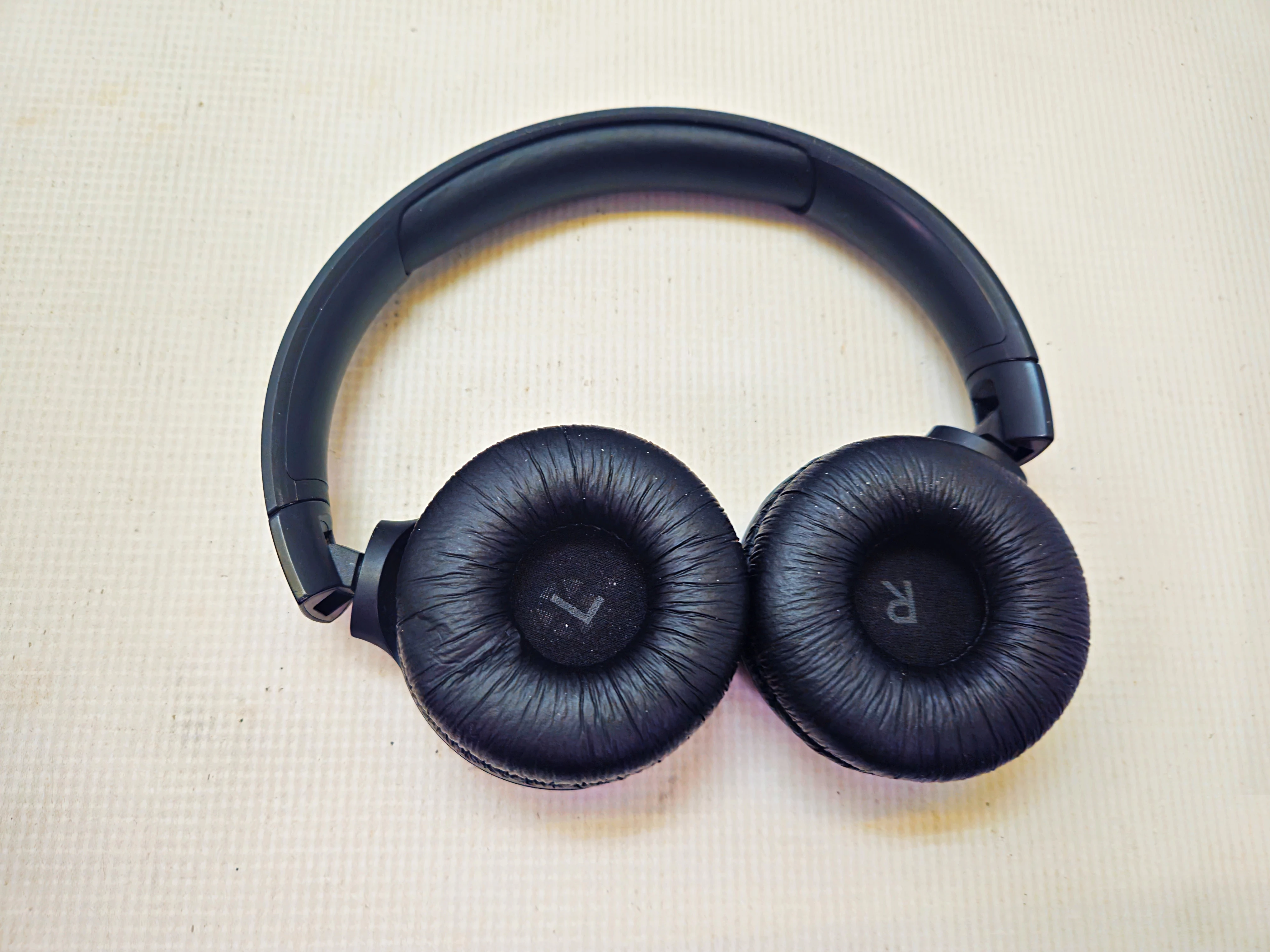 sluchawki-jbl-tune-510bt-kod-producenta-jblt510btblkeu