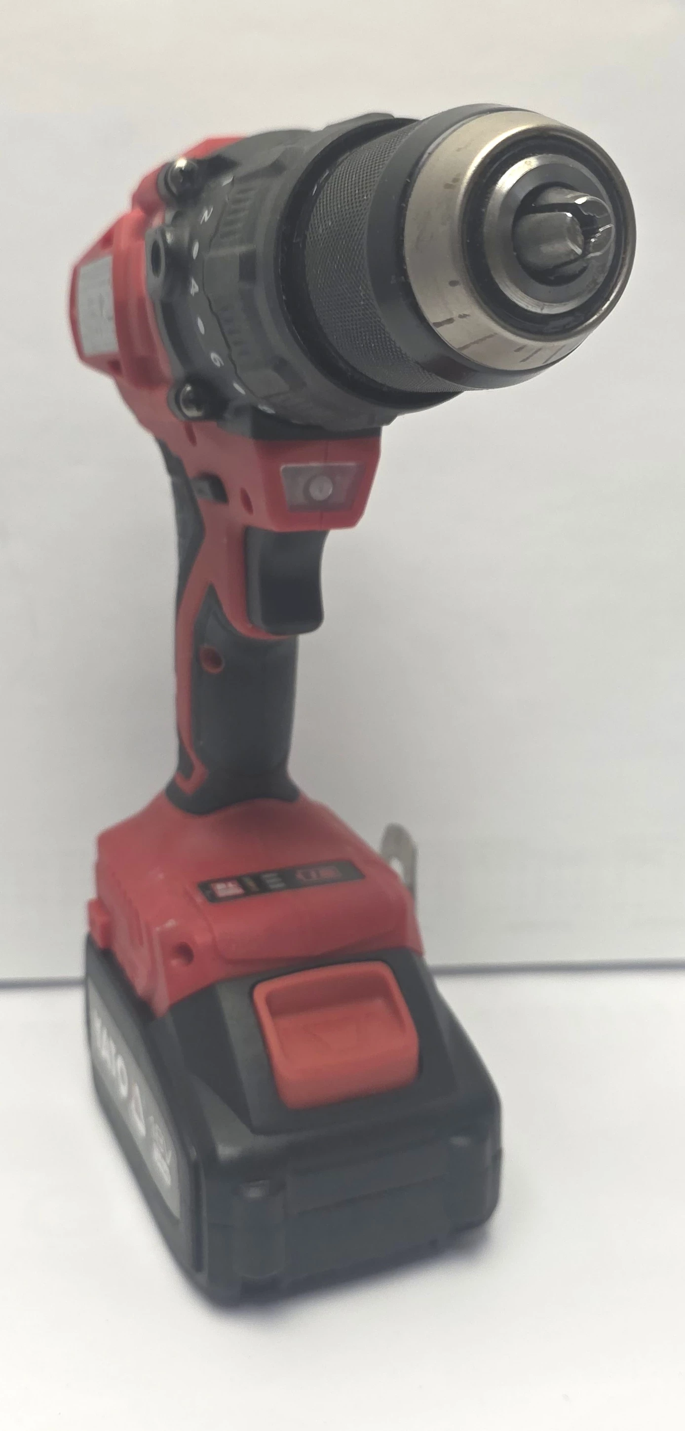 wiertarko-wkretarka-udarowa-yato-yt-827791-torba-3x-aku-lad-stan-11323-2