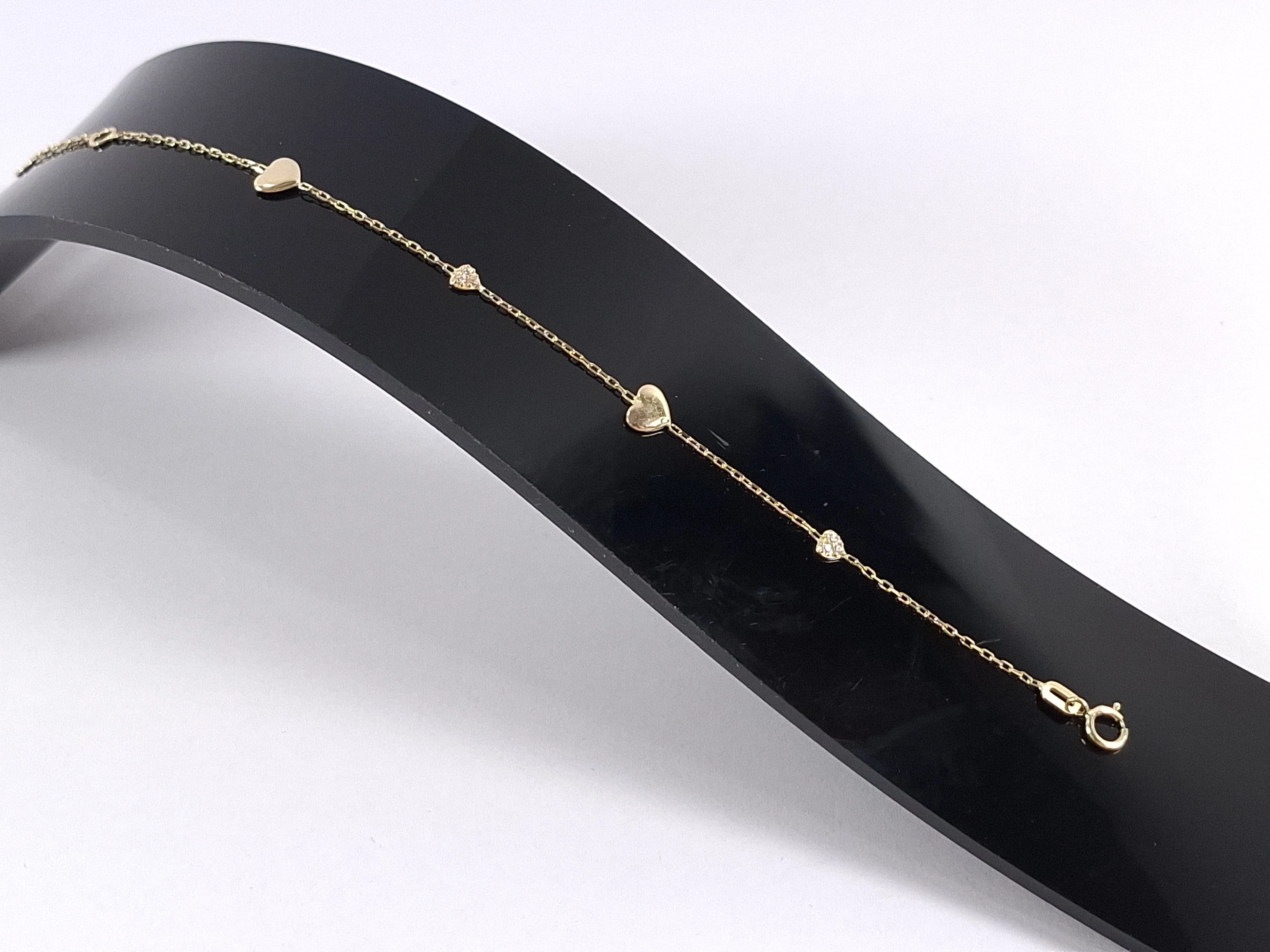 zlota-bransoletka-z-serduszkami-p585-099g-16cm-kamien-17088-524288