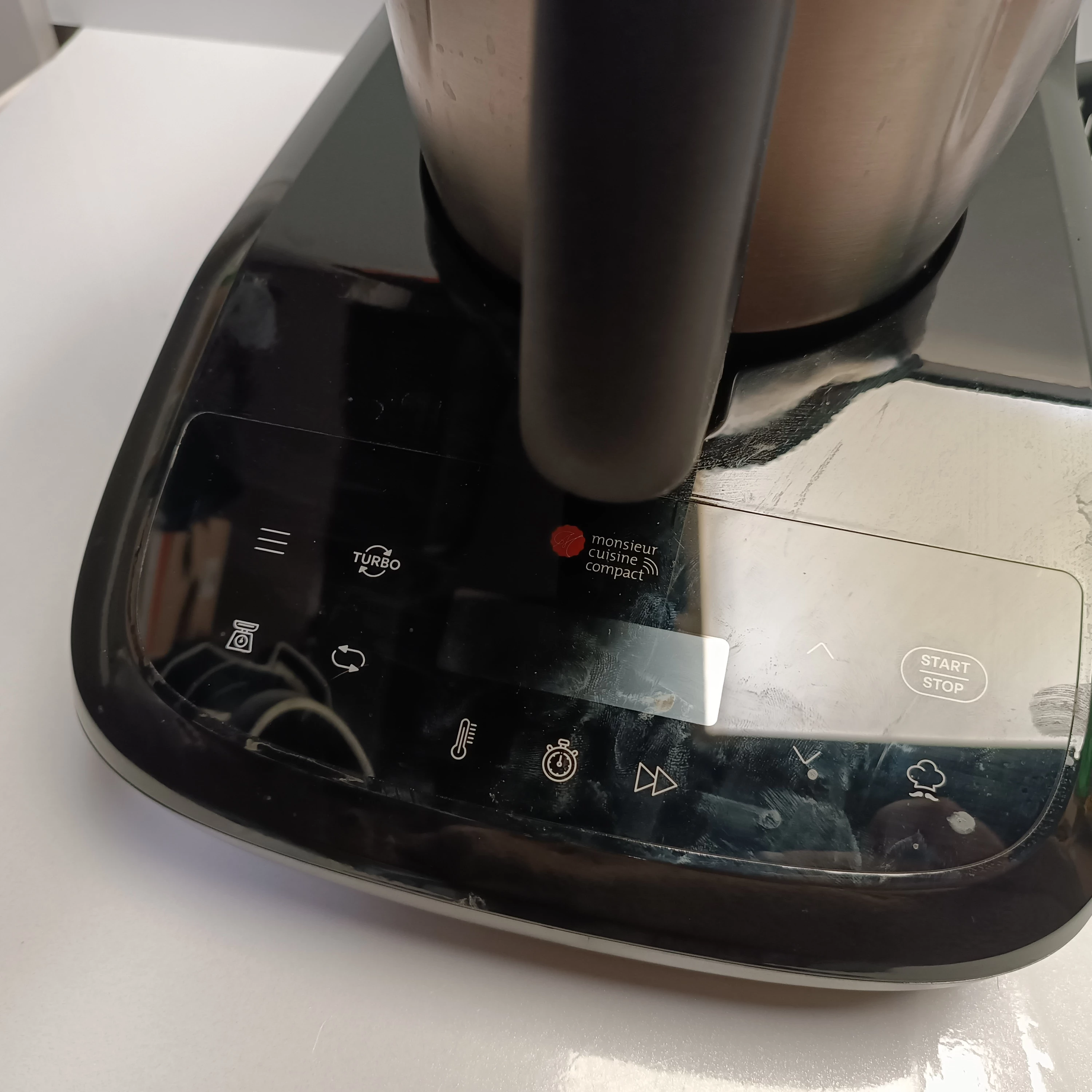 robot-kuchenny-silvercrest-mc-compact-smcc-1100-a1-1100w-15l-kolor-dominujacy-129357-3