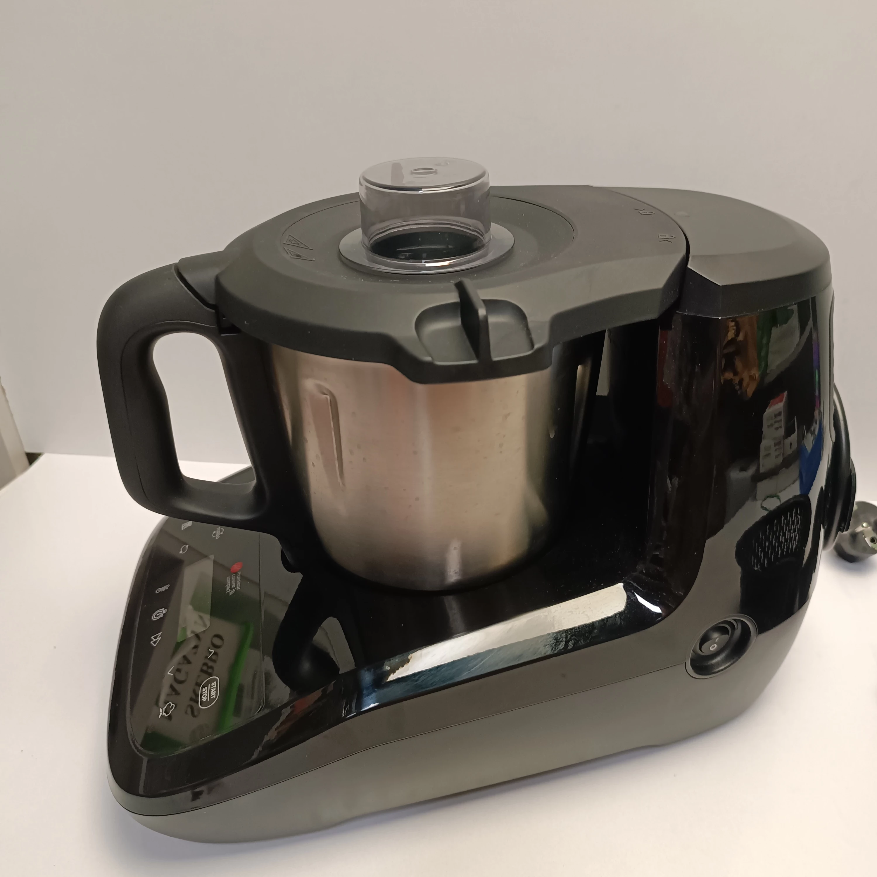 robot-kuchenny-silvercrest-mc-compact-smcc-1100-a1-1100w-15l-tryby-pracy-206766-2