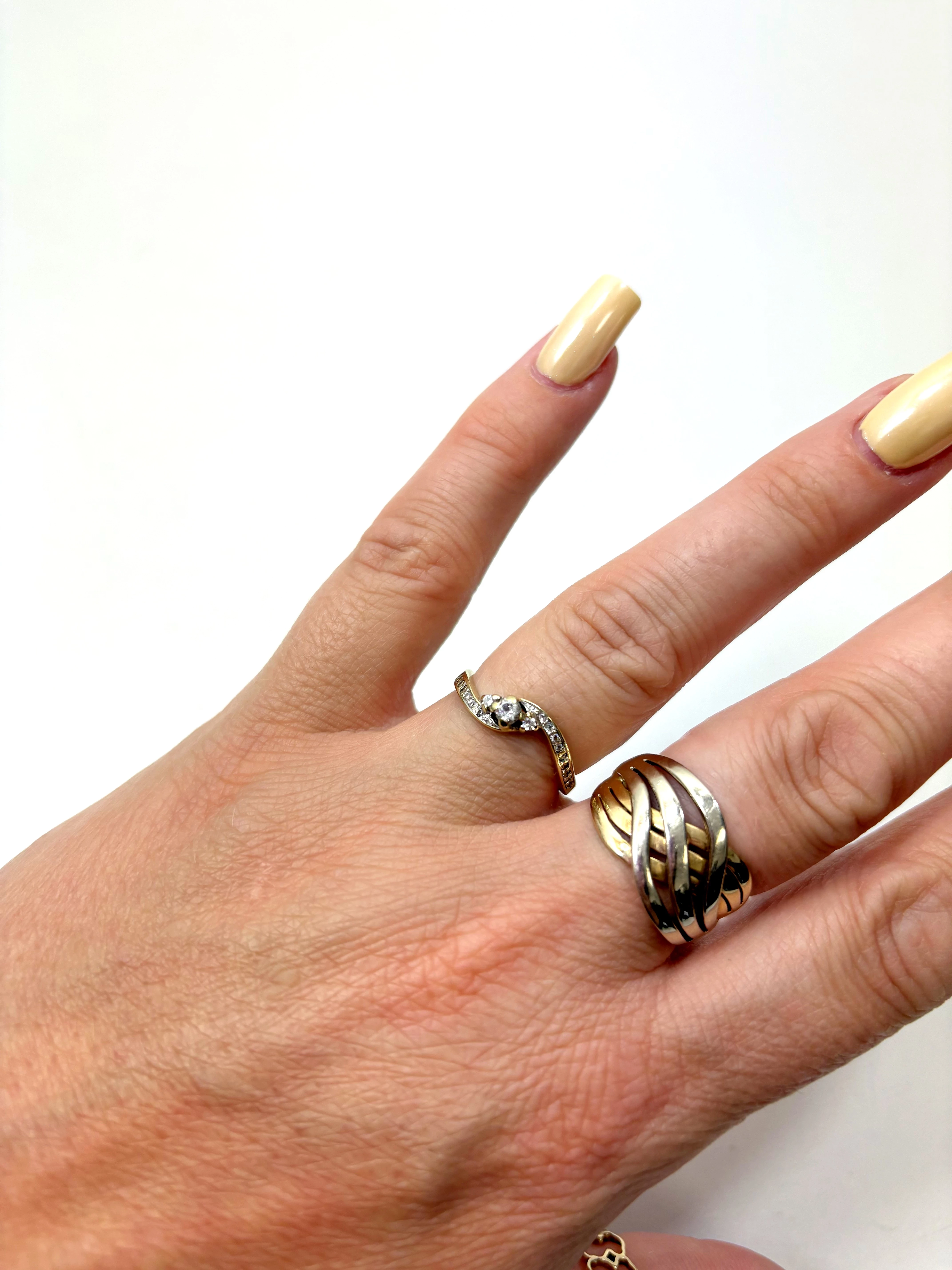 sliczny-zloty-pierscionek-z-cyrkoniami-r15-14kt-waga-161