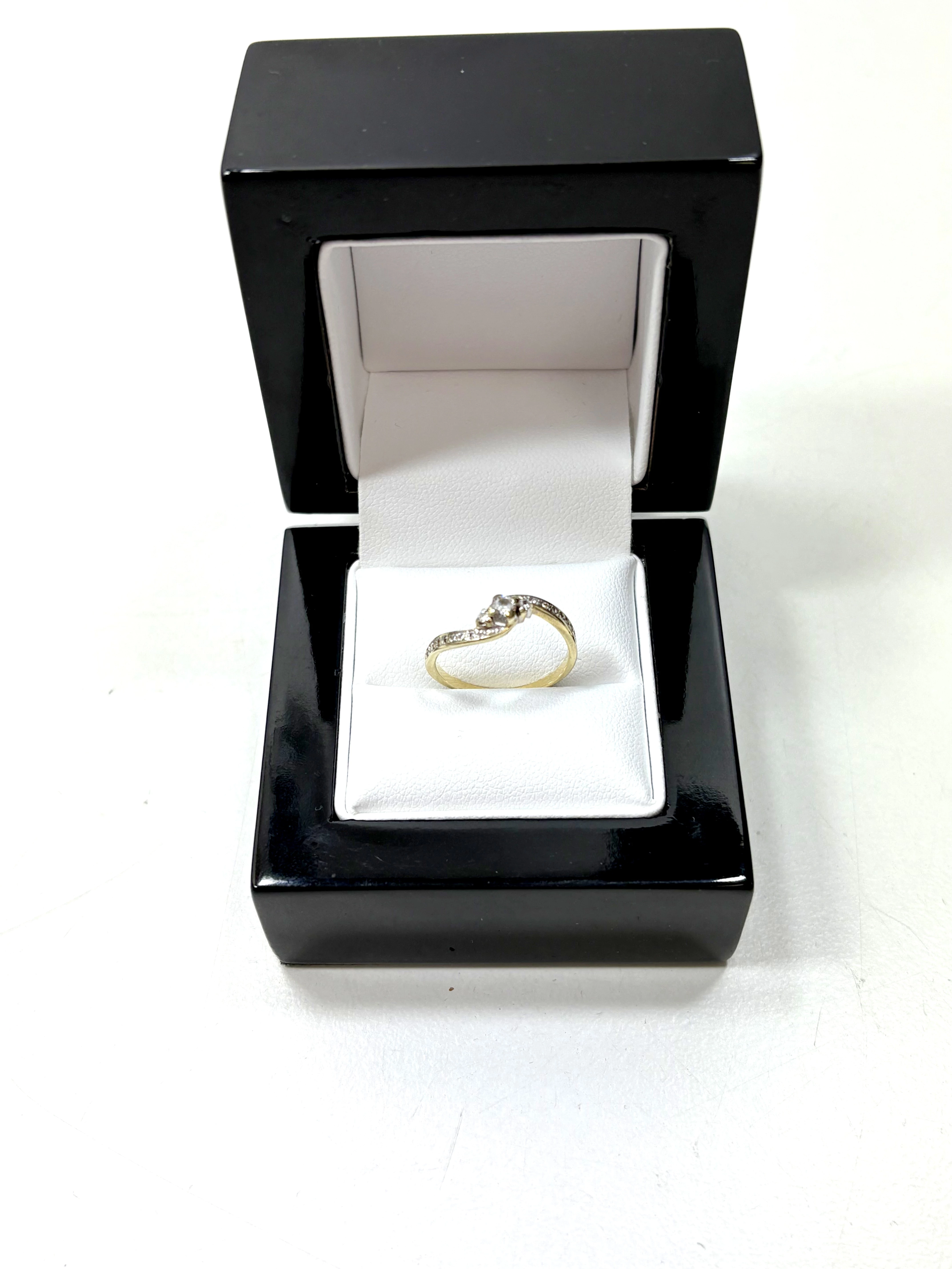 sliczny-zloty-pierscionek-z-cyrkoniami-r15-14kt-stan-11323-2