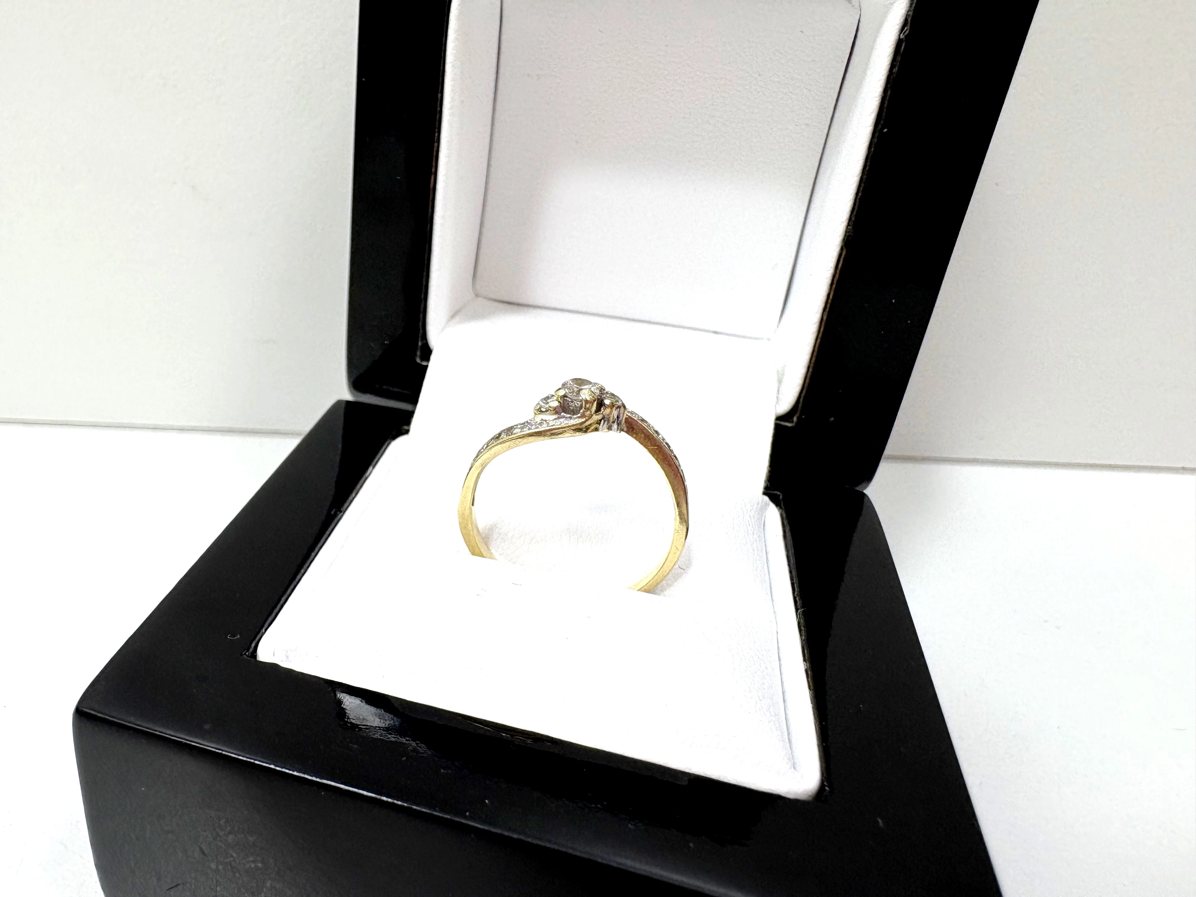 sliczny-zloty-pierscionek-z-cyrkoniami-r15-14kt-kamien-17088-128